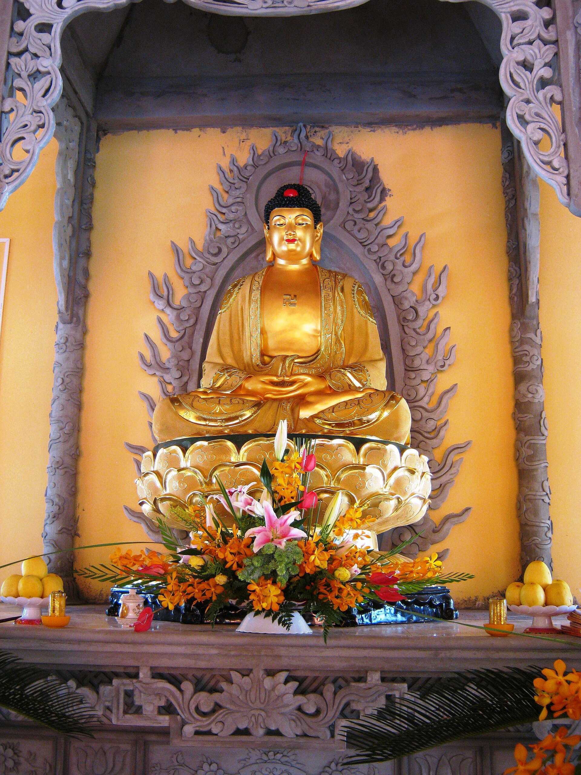 Tượng Phật A-di-đà