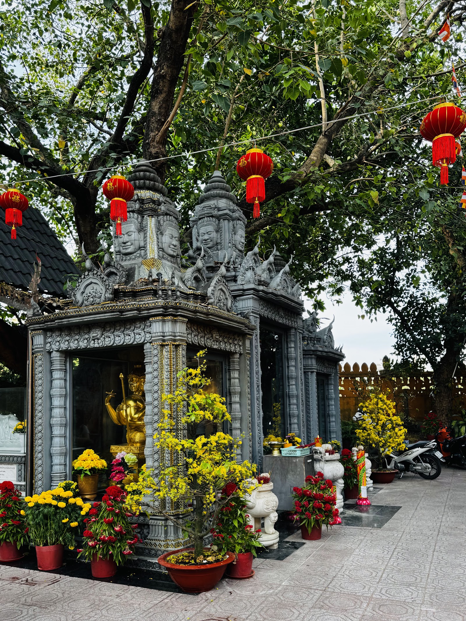 Chánh điện
