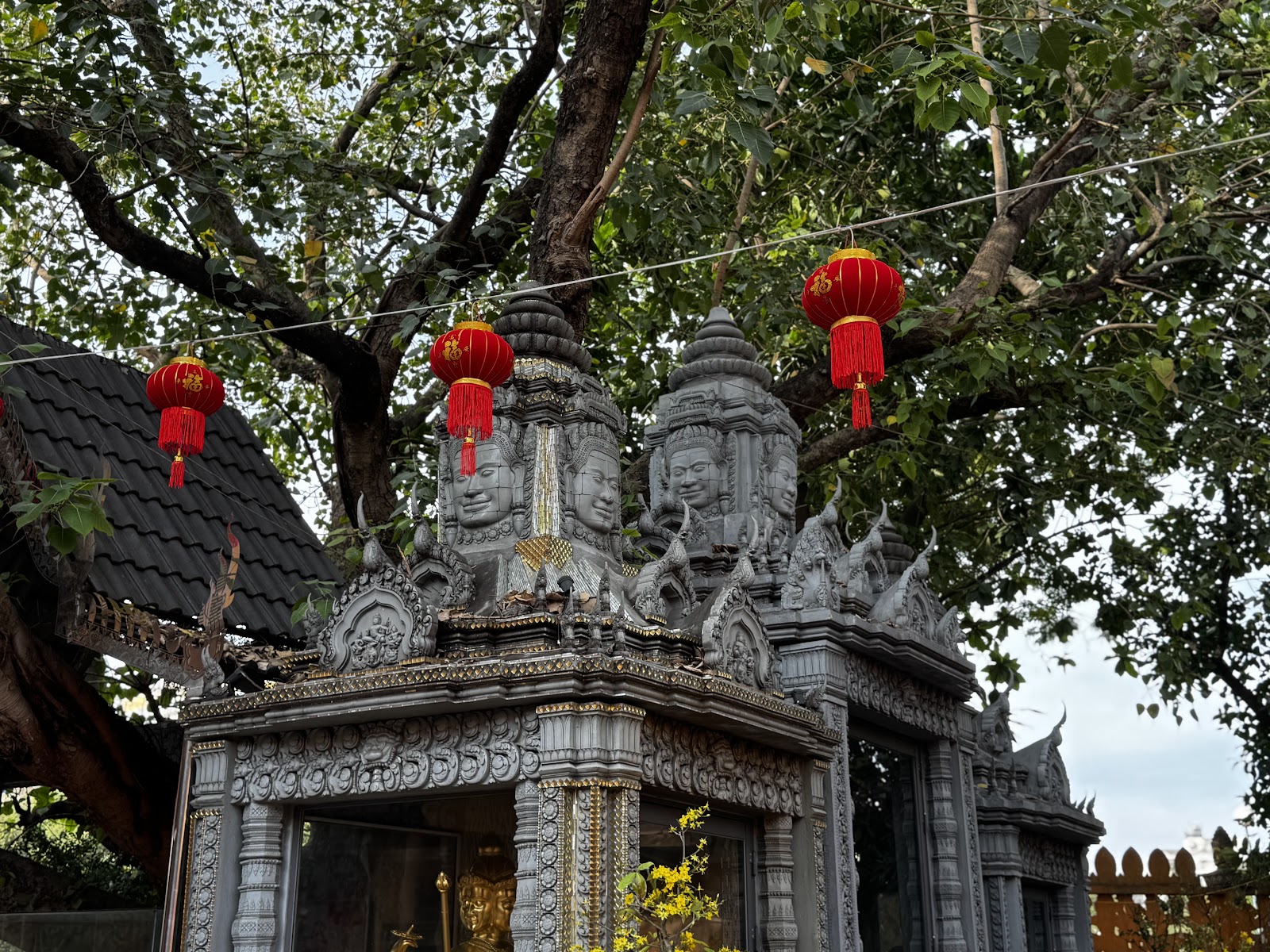 Chánh điện
