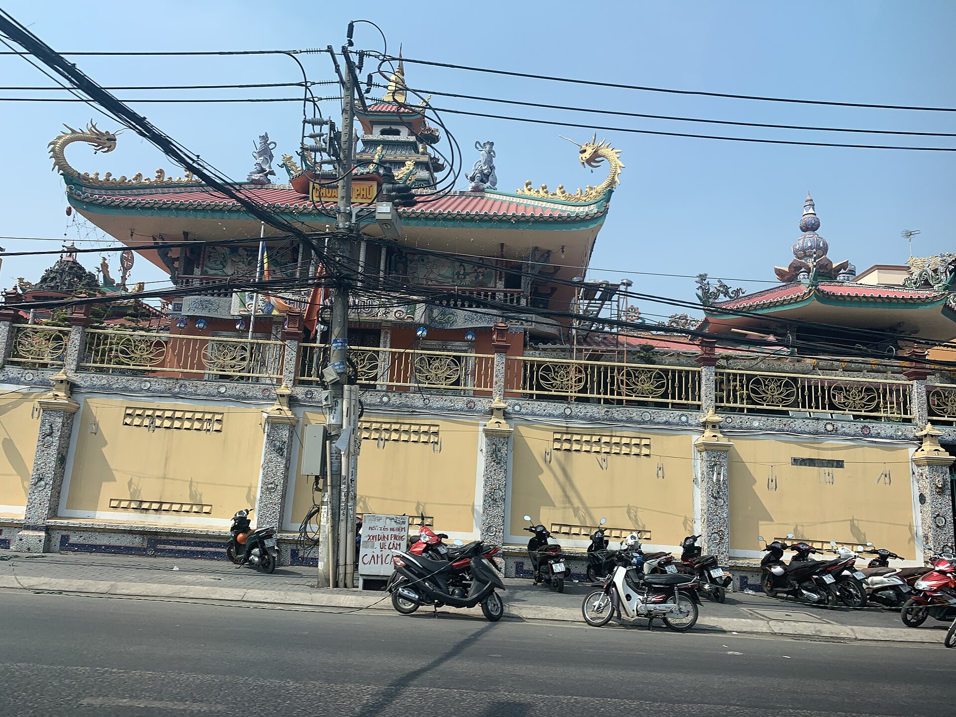 Chùa An Phú (49373511858)