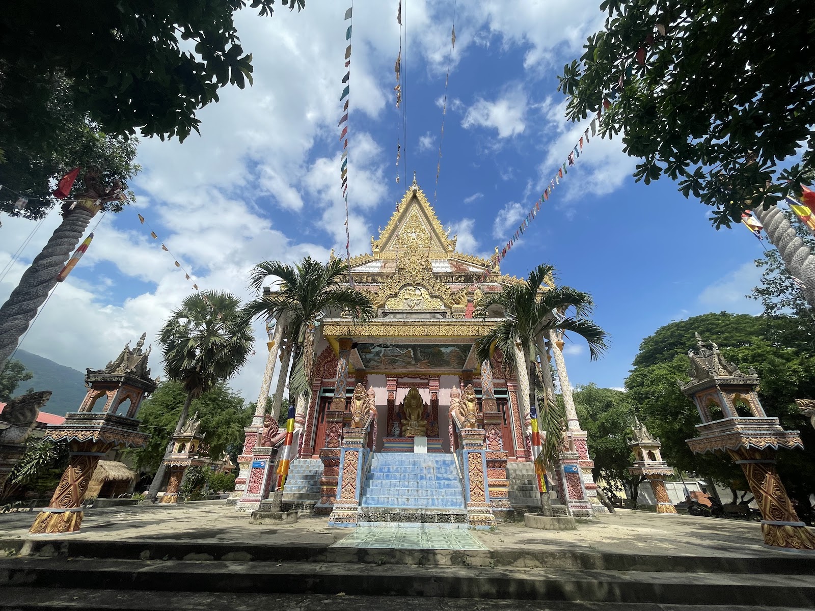 Chùa Botum Kirirangsay