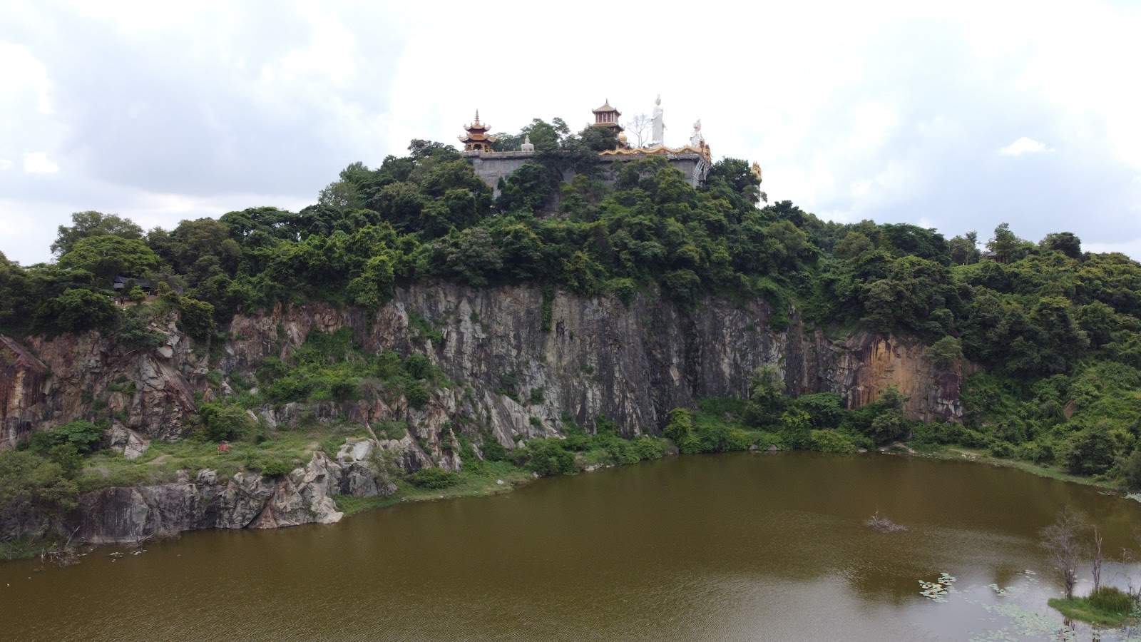 Núi Châu Thới