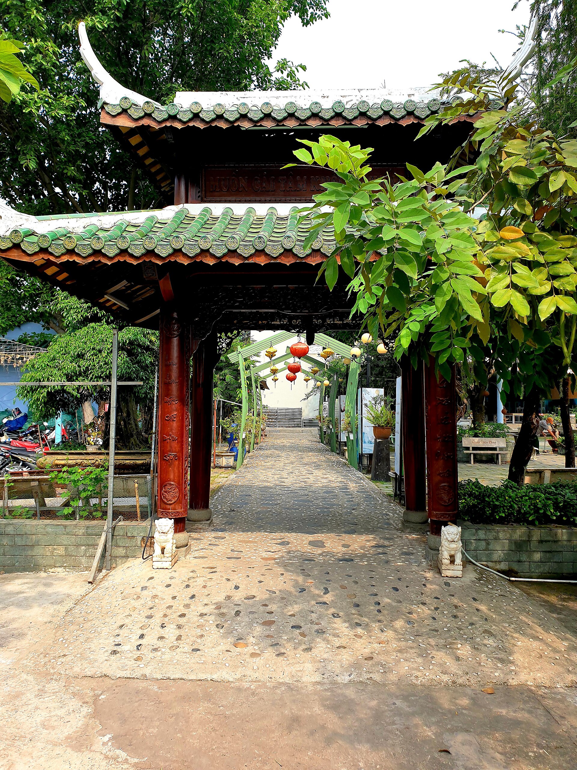 Chùa Diệu Pháp (Cổng mái) (1)