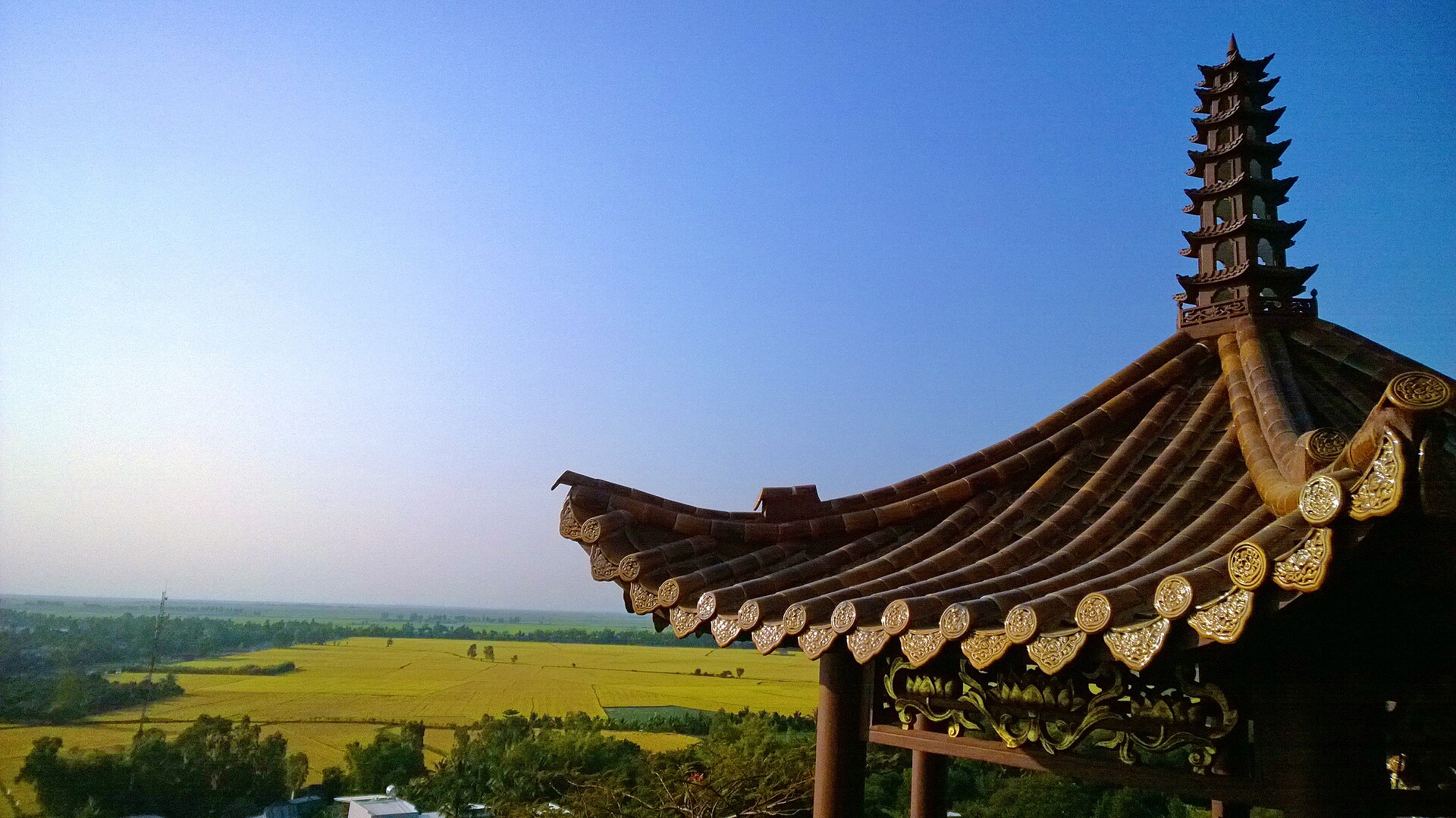 Núi Sam, Chùa hang-Q L 91- Châu Đốc, An Giang, Việt Nam - panoramio