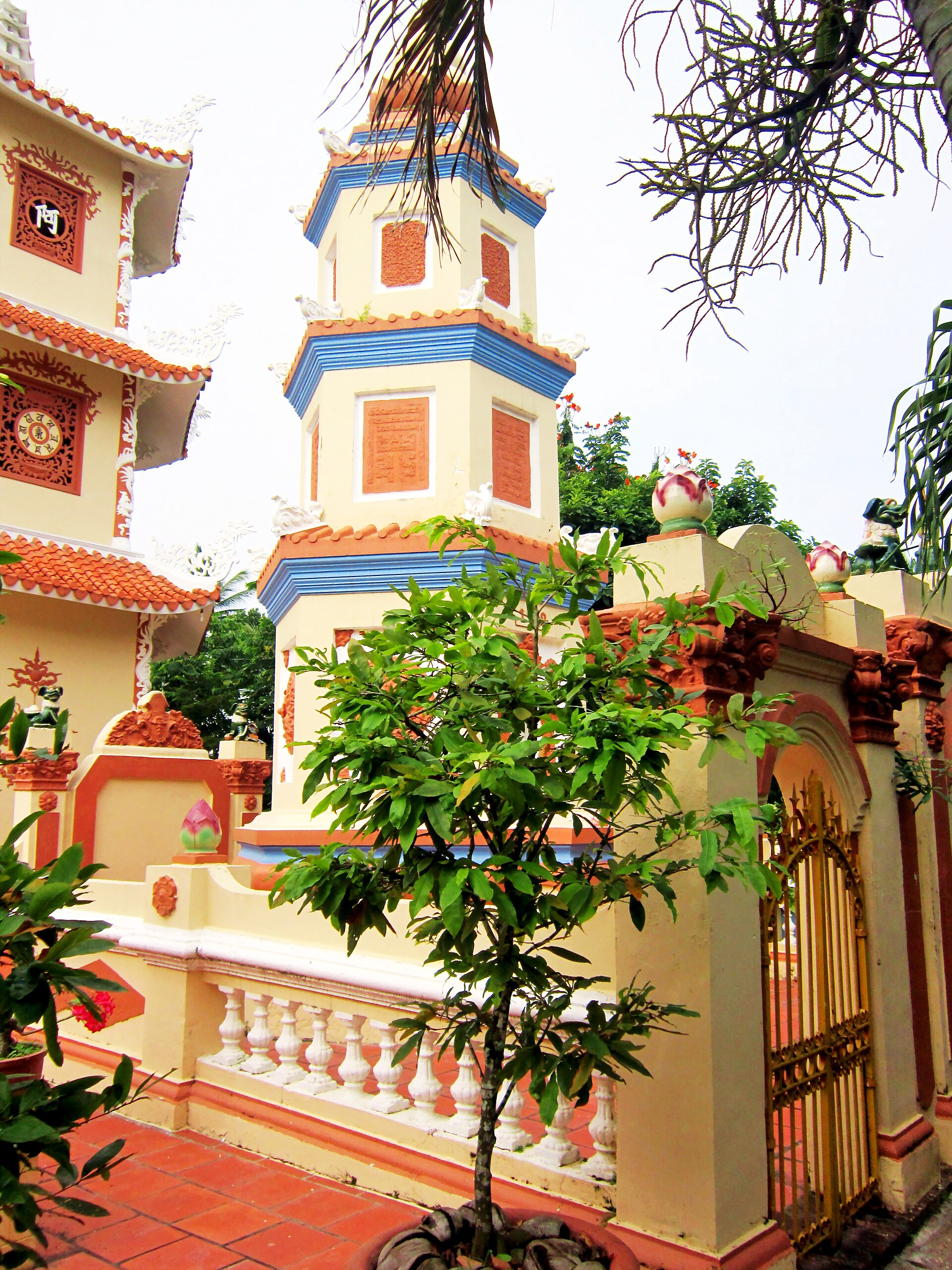 Tháp chùa Hội Linh