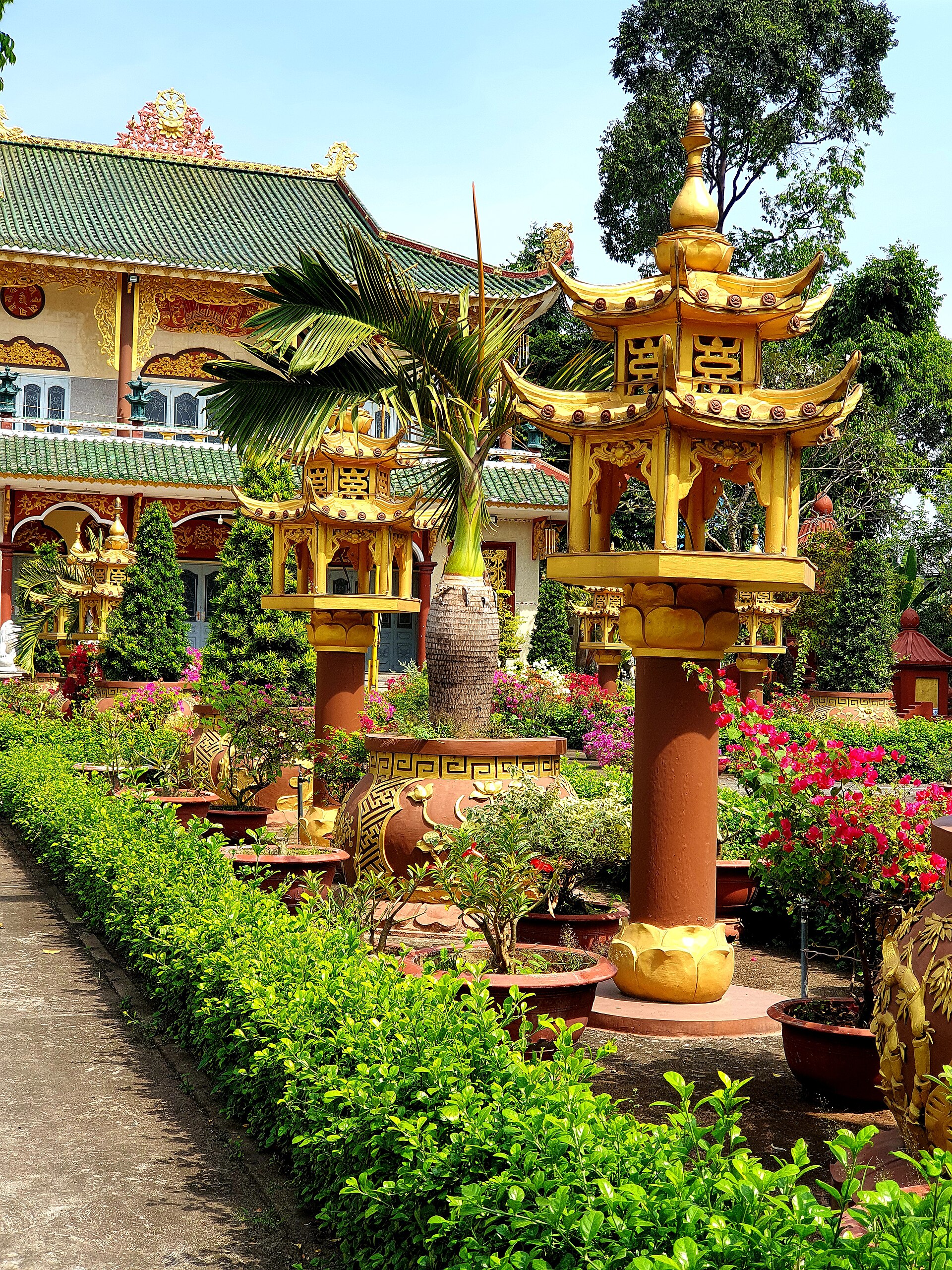 Chùa Huê Nghiêm ở Thủ Đức, tháng 12 năm 2021 (Vườn kiểng) (1)