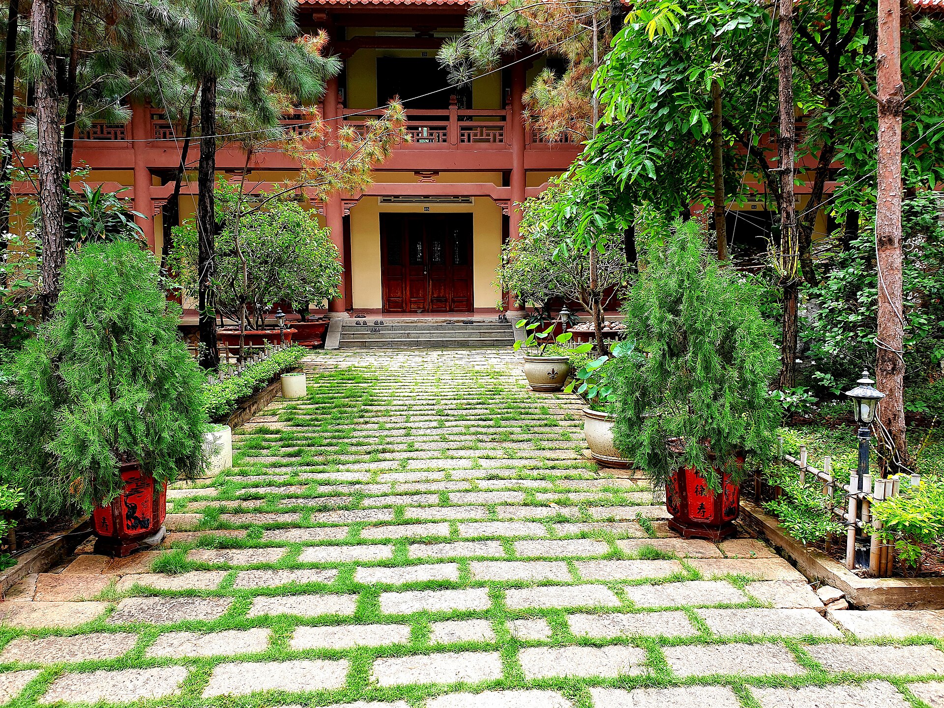 Chùa Huệ Nghiêm