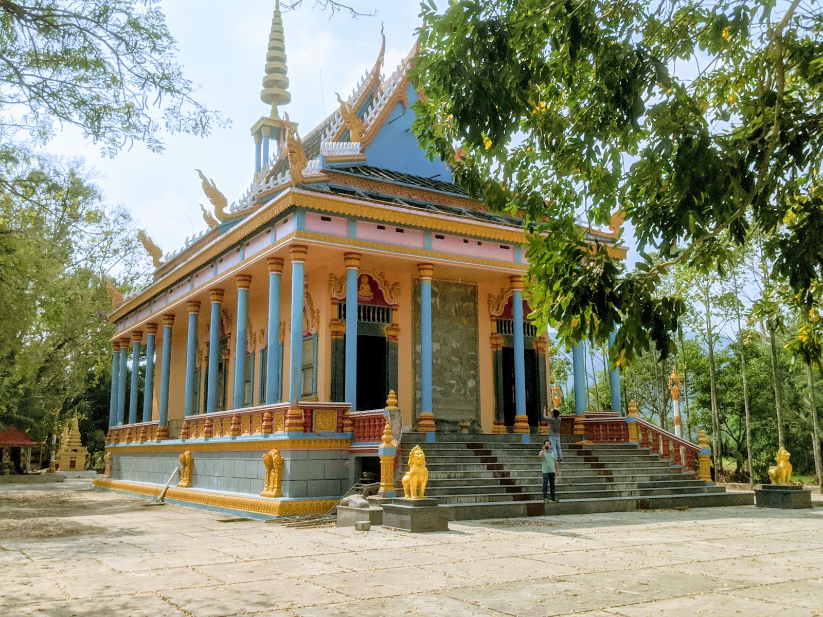 វត្តប្រជុំមជ្ឈិមគិរីរាម ហៅក្រាំងក្រូច - Chùa Krăng Krốch (chùa hàng cồng )