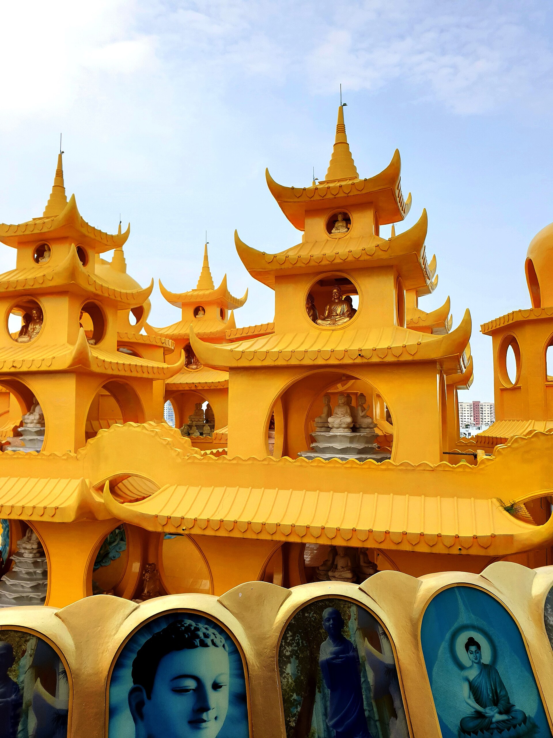 Chùa Kỳ Quang năm 2022 (Chùa sơn vàng, nóc chùa) (3)