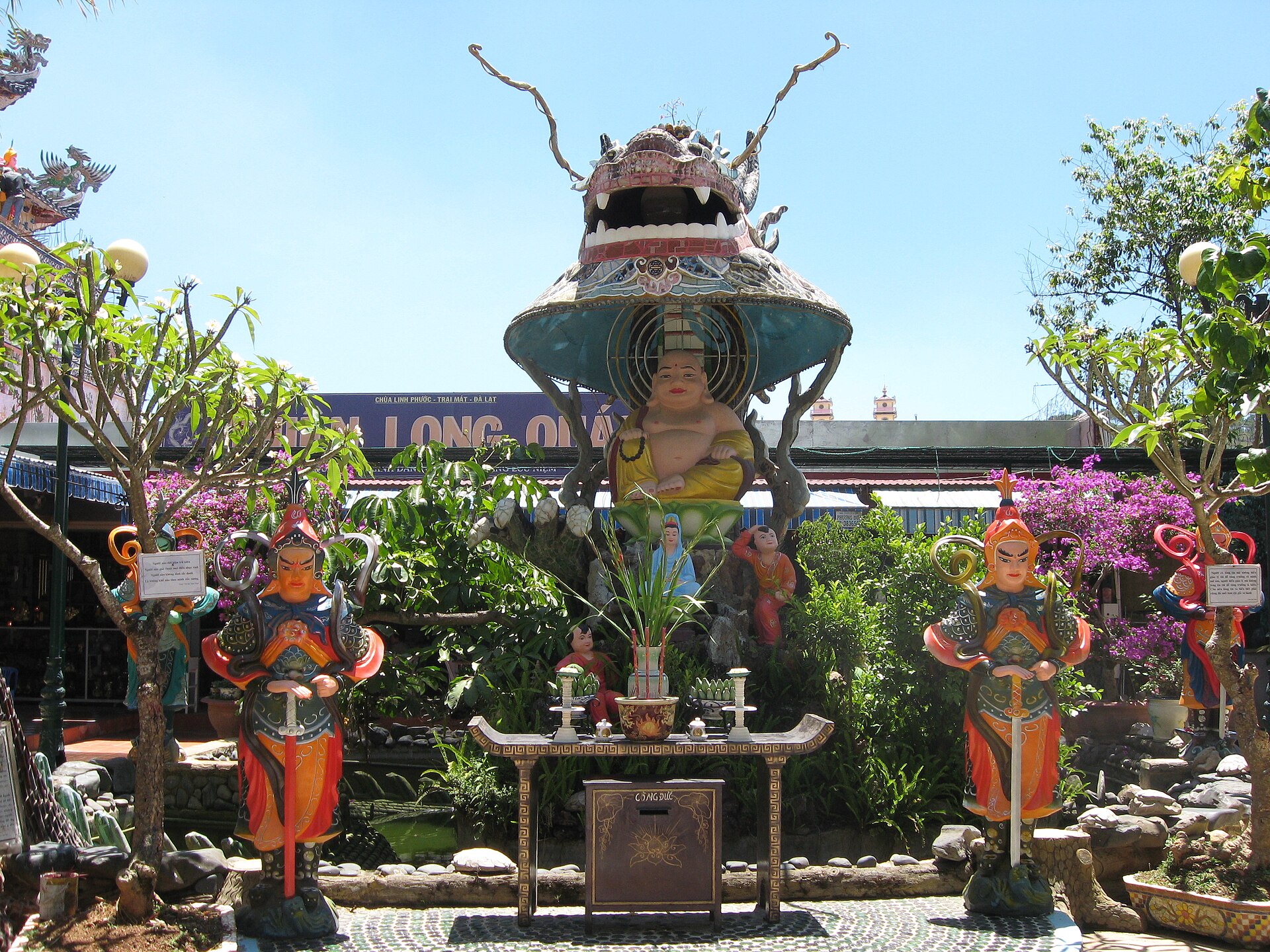Linh Phuoc Pagoda 04