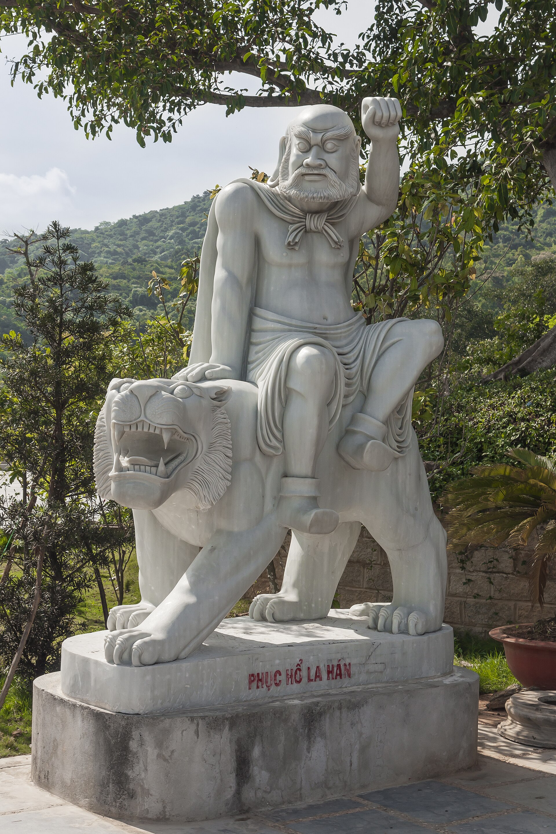 Son-Tra-Peninsula Da-Nang Vietnam Linh-Ung-Pagoda-08