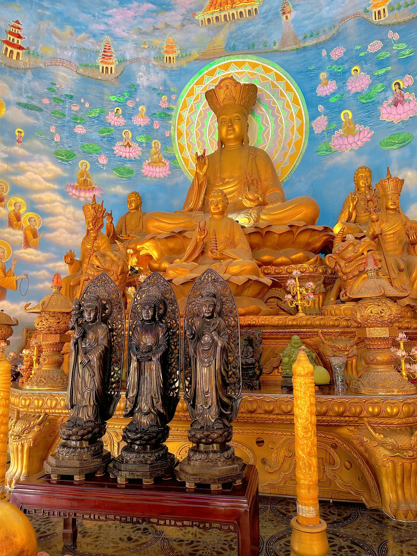 Chùa Long Hoa Thiên Bảo