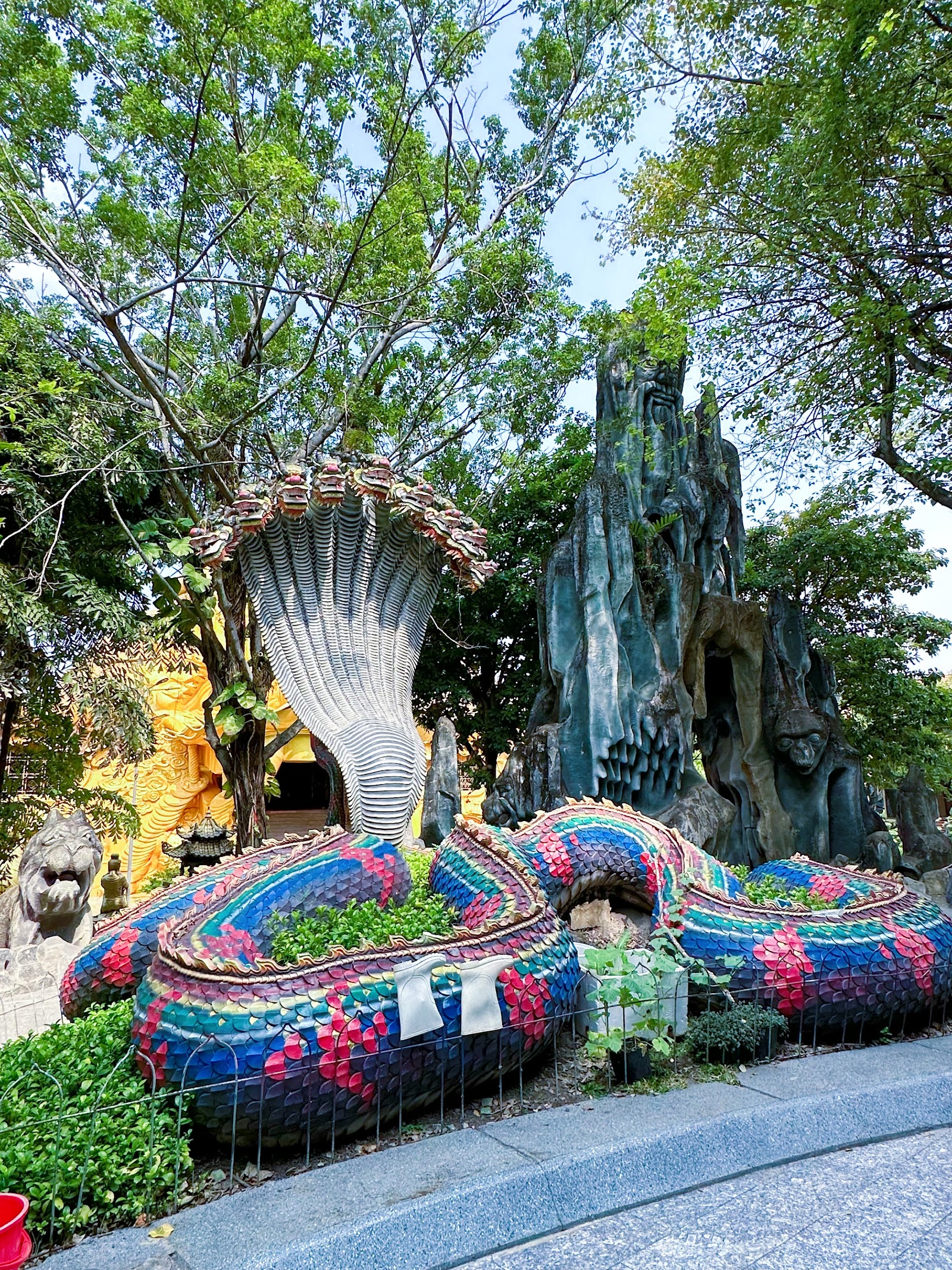Chùa Long Hoa Thiên Bảo