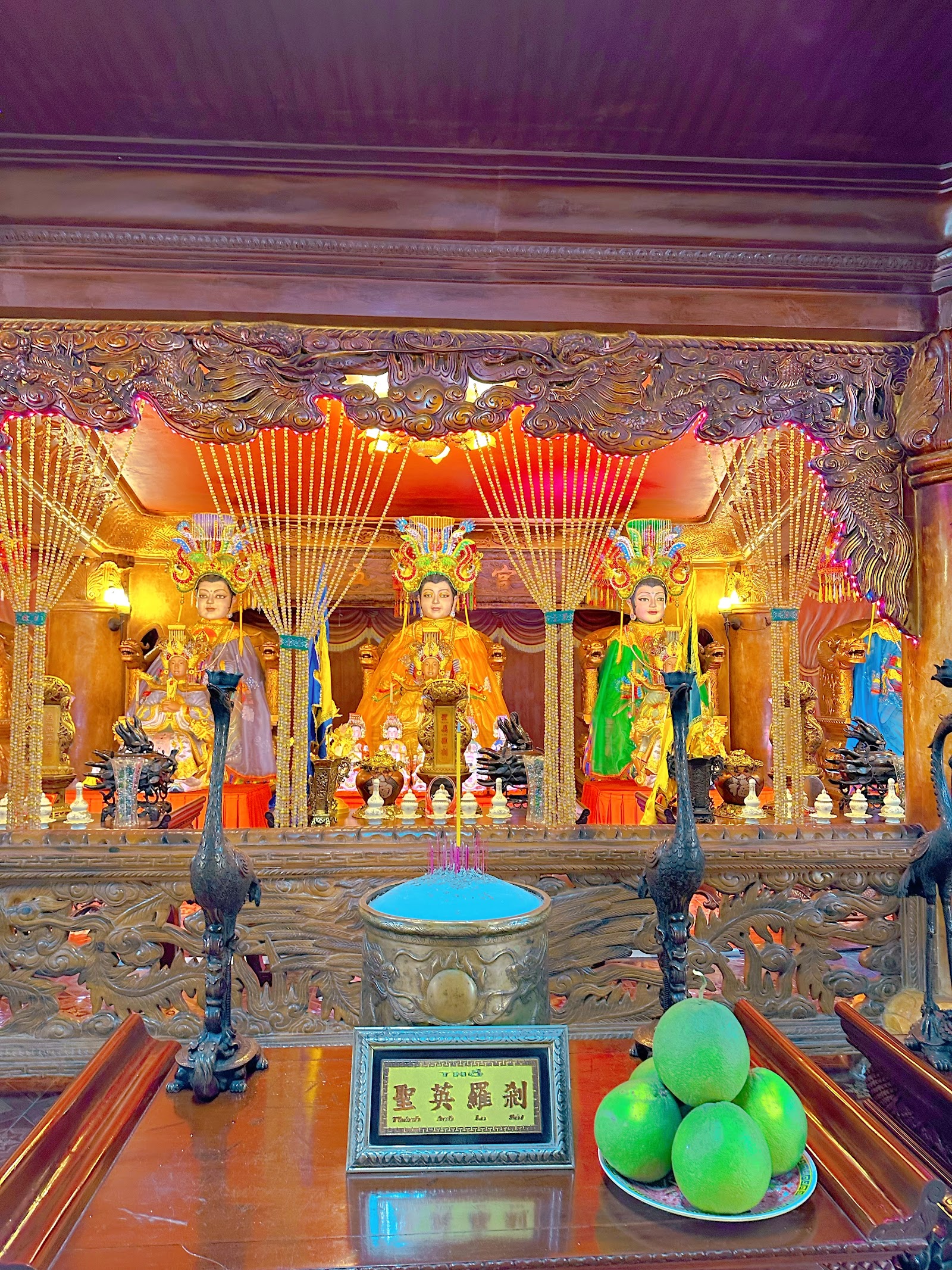 Chùa Long Hoa Thiên Bảo