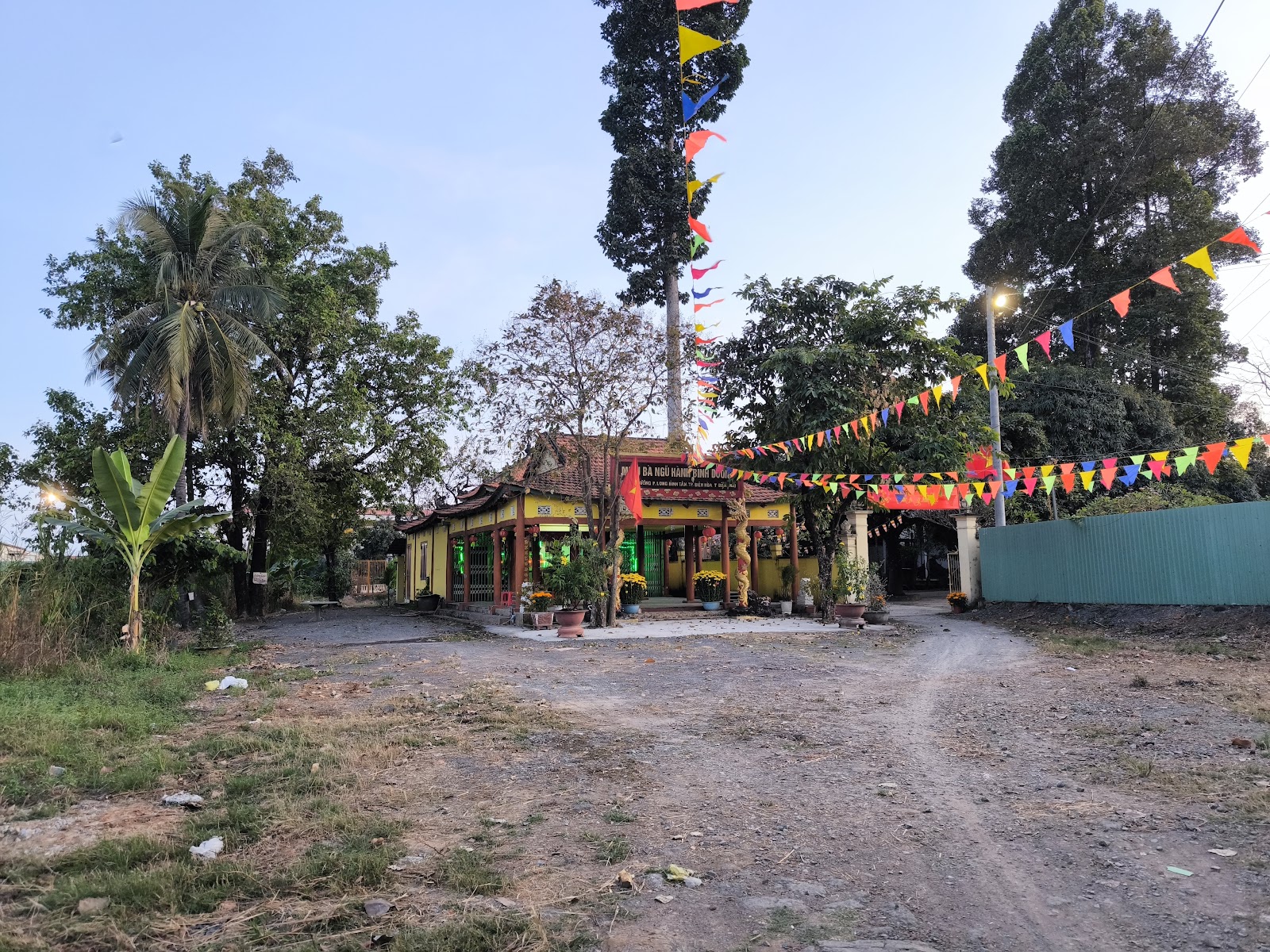 Chùa Long Phú