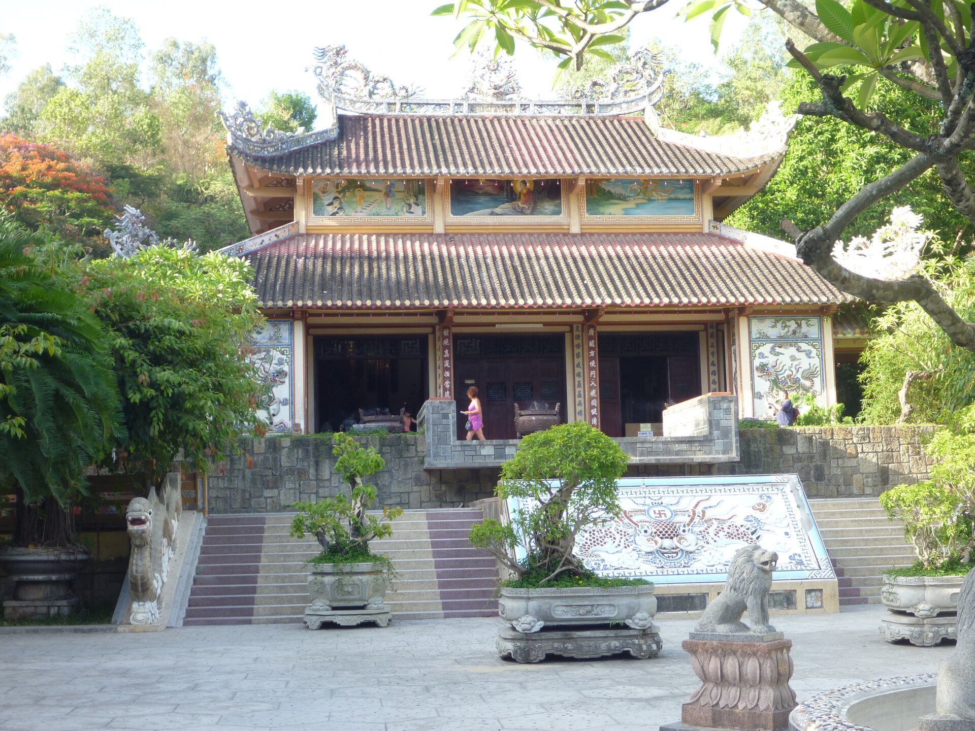 Long-Sơn-Pagoda Temple