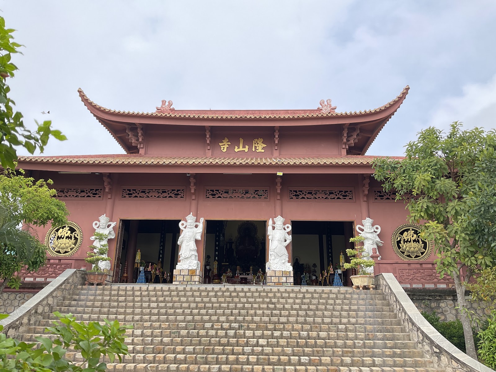 Chùa Long Sơn