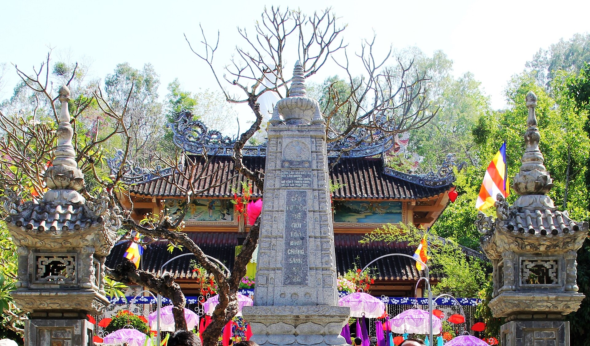 Chùa Long Sơn (chùa Phật Trắng), Nha Trang, ngày 27 tháng 5 năm 2015 (11)