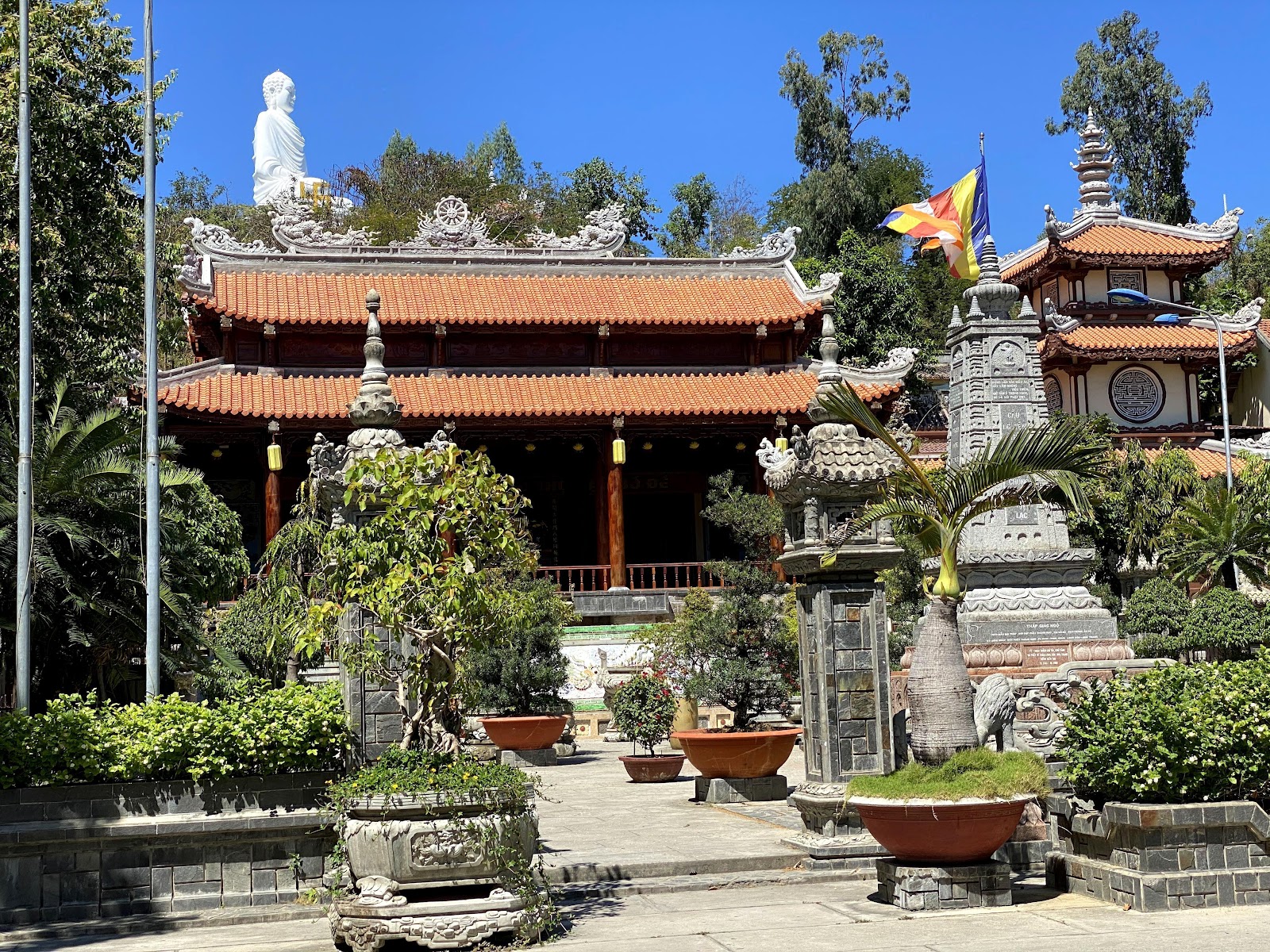 Chùa Long Sơn