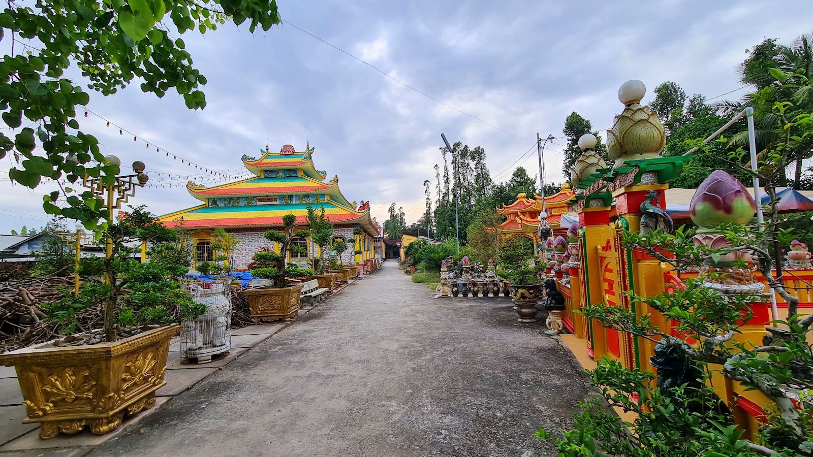 Chùa Ông Đạo Nằm (Thành Hoa Tự)