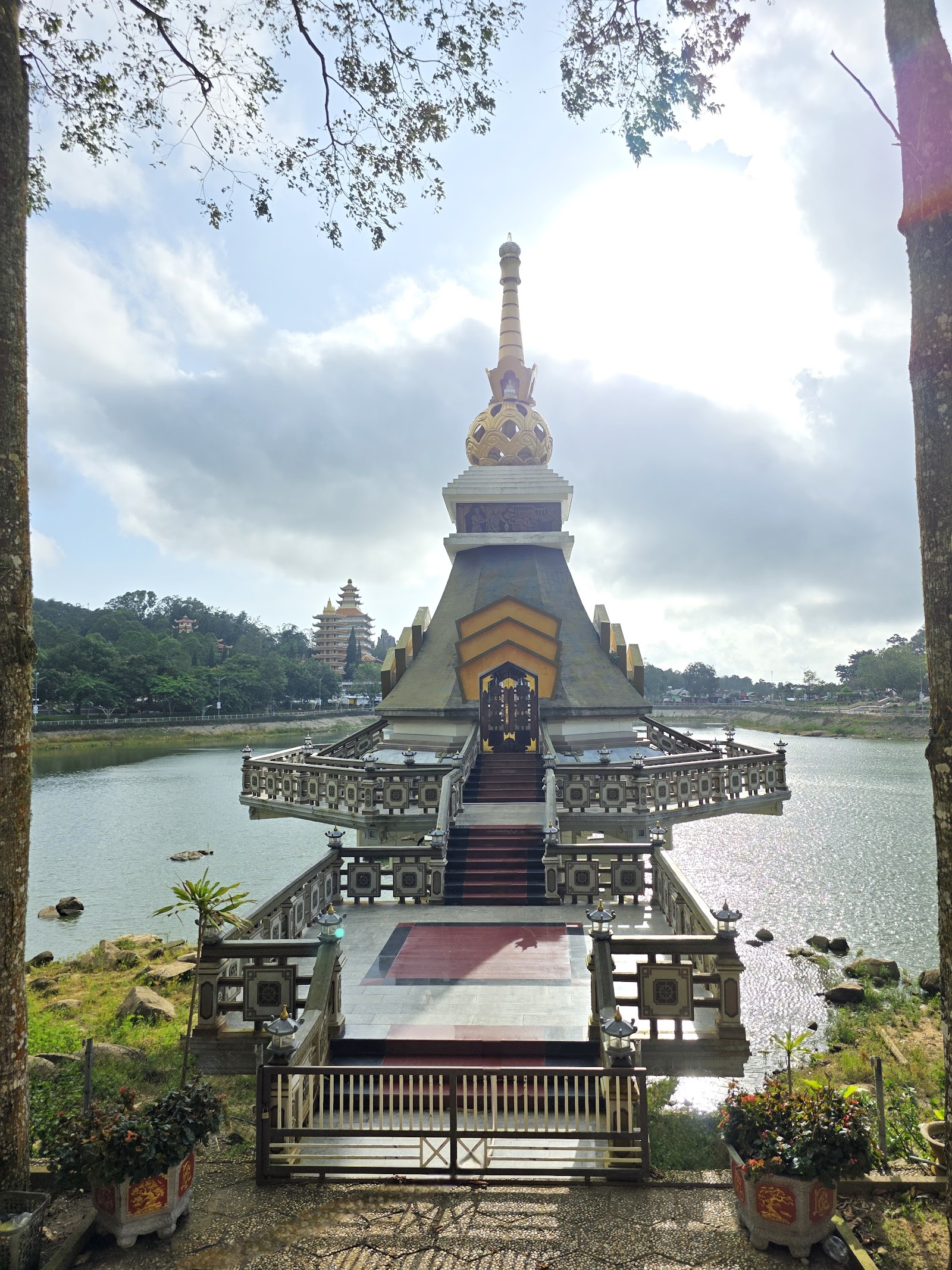 Chùa Phật Lớn