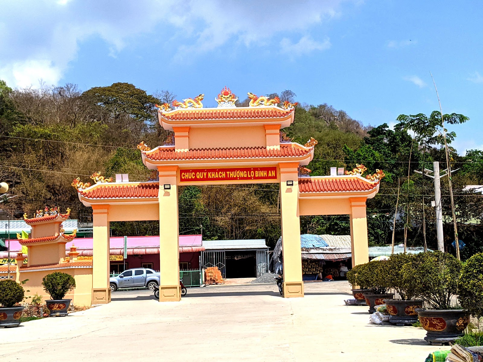 Phi Lai Tự