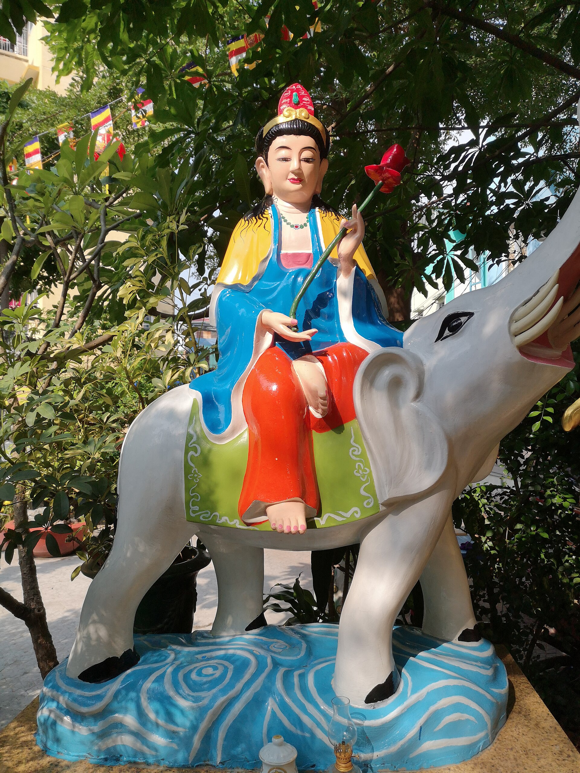 Phổ Hiền Bồ Tát - Chùa Phổ Đà Sơn - TpHCM Quận 8 - VN