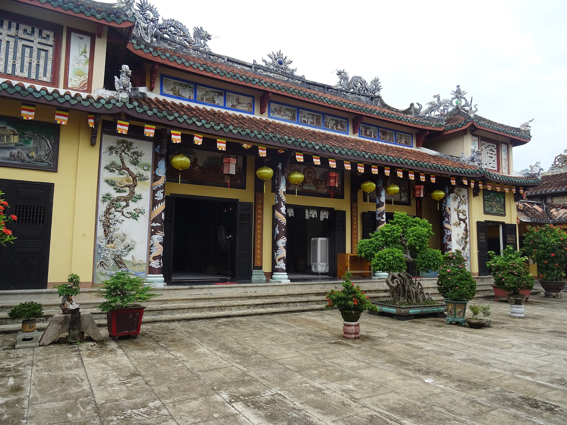 Phuoc Lam Pagoda 1