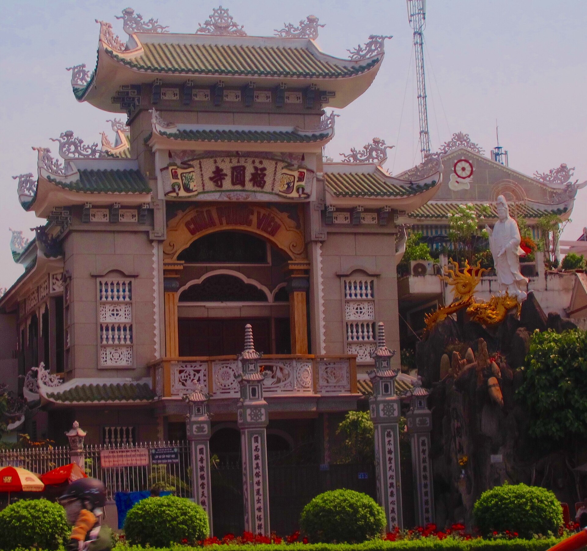 Chua Phuoc Vien, hang xanh-phường 21, Bình Thạnh, TPHCM, Việt Nam - panoramio