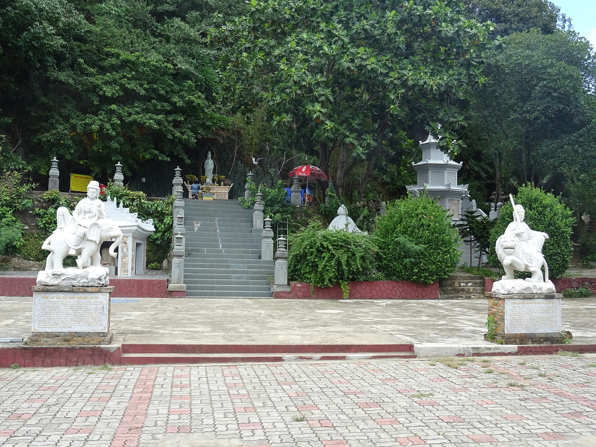 Quan The Am Pagoda Da Nang 3