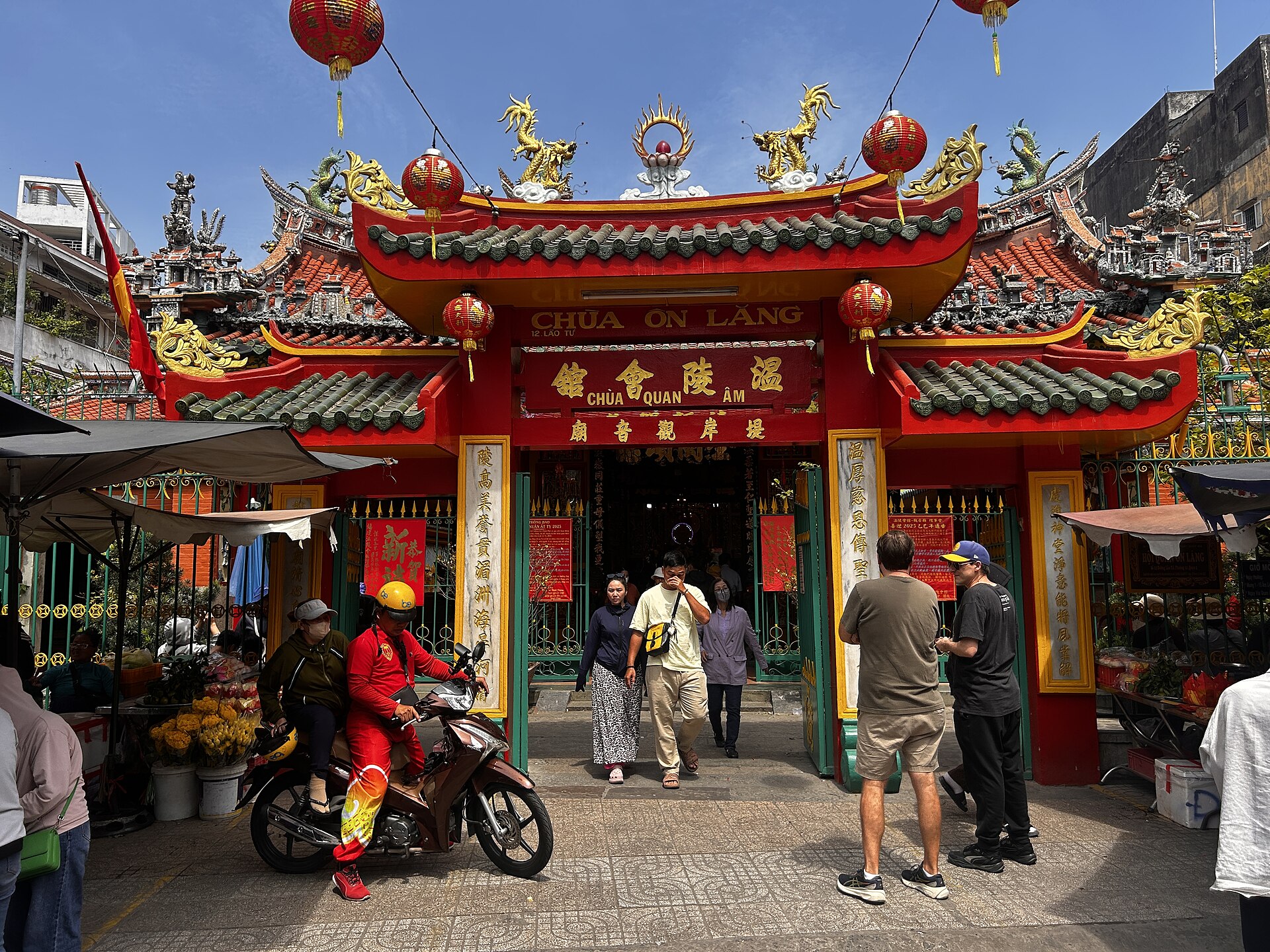 Quan Am Temple (54817626625)