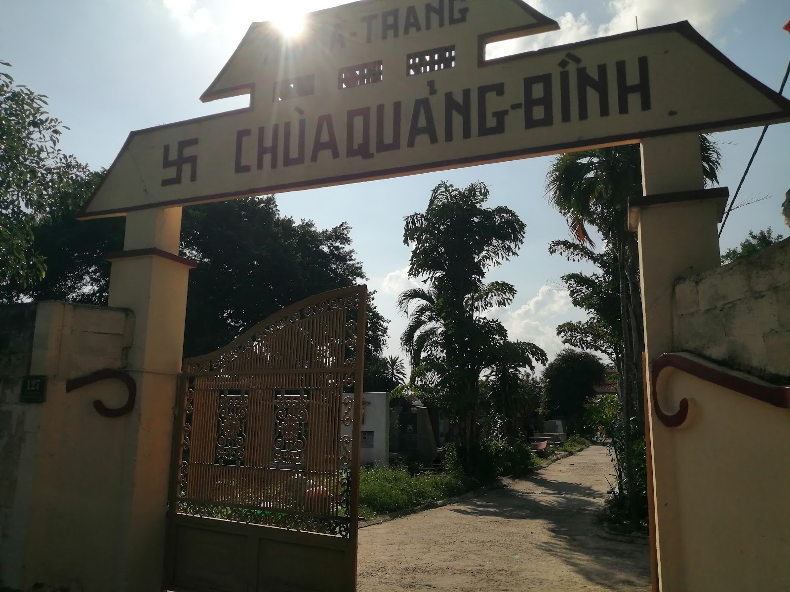 Nghĩa trang Chùa Quảng Bình