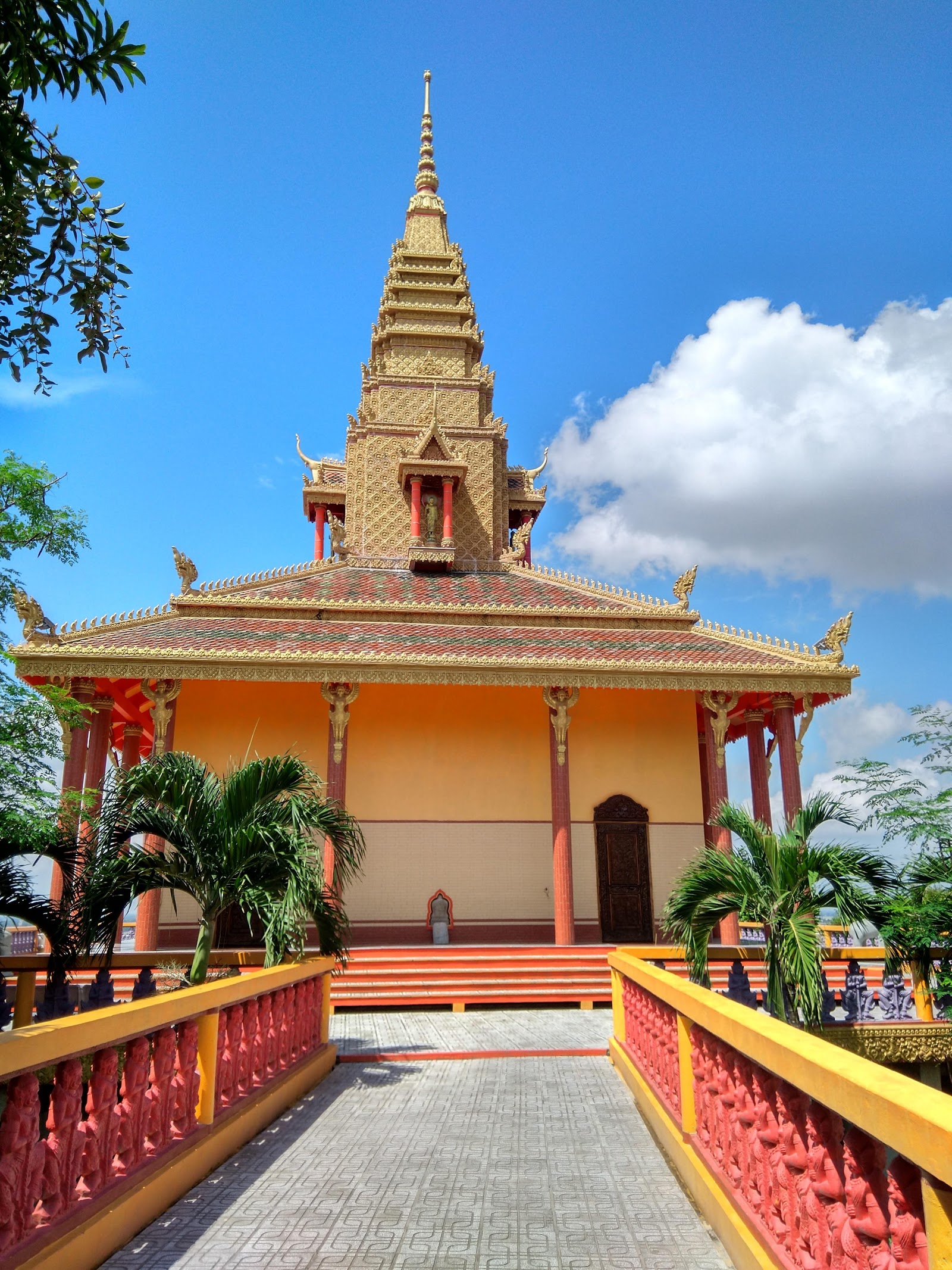 វត្តភ្នំតាបា - Chùa Tà Pạ