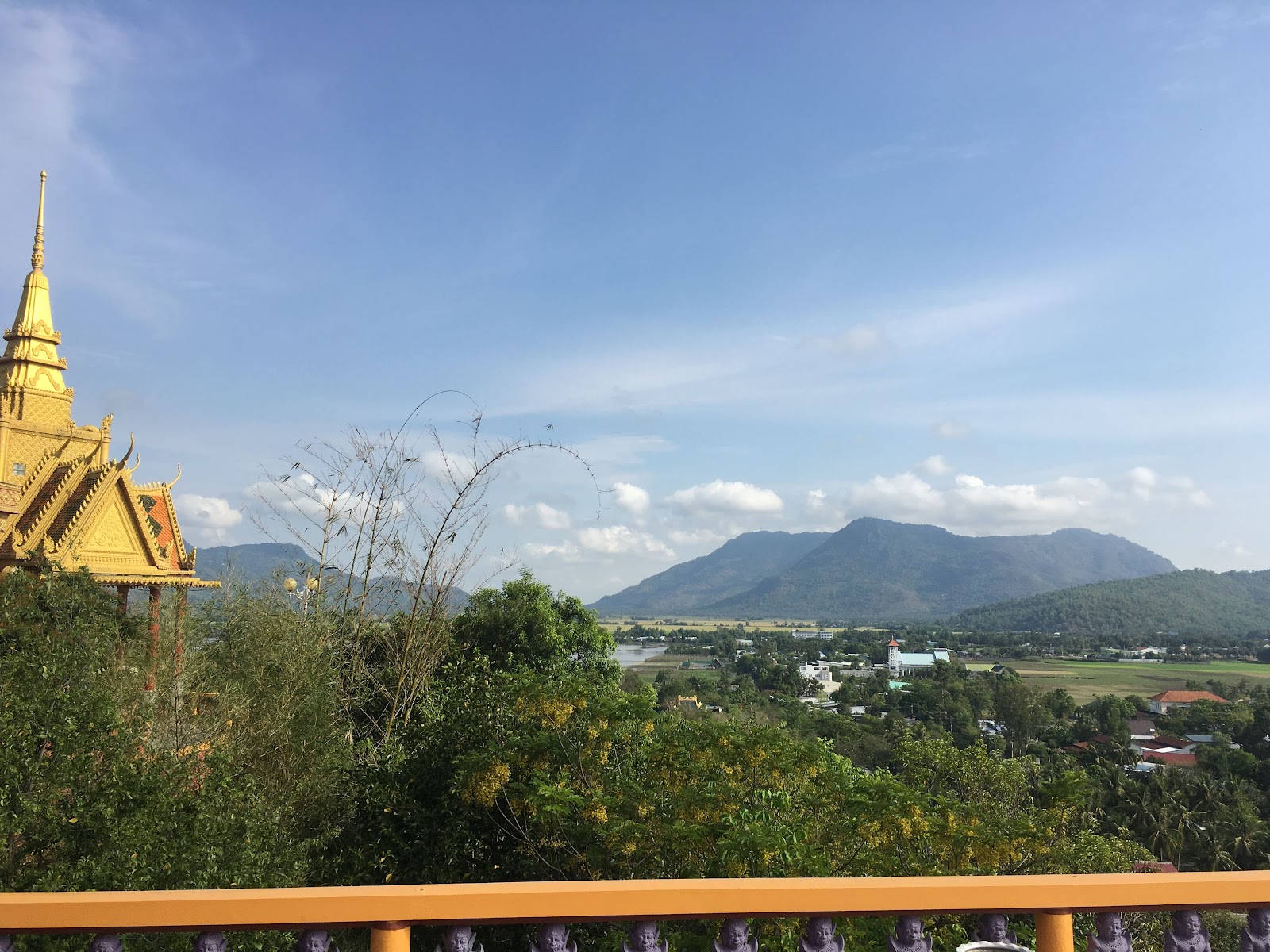 វត្តភ្នំតាបា - Chùa Tà Pạ