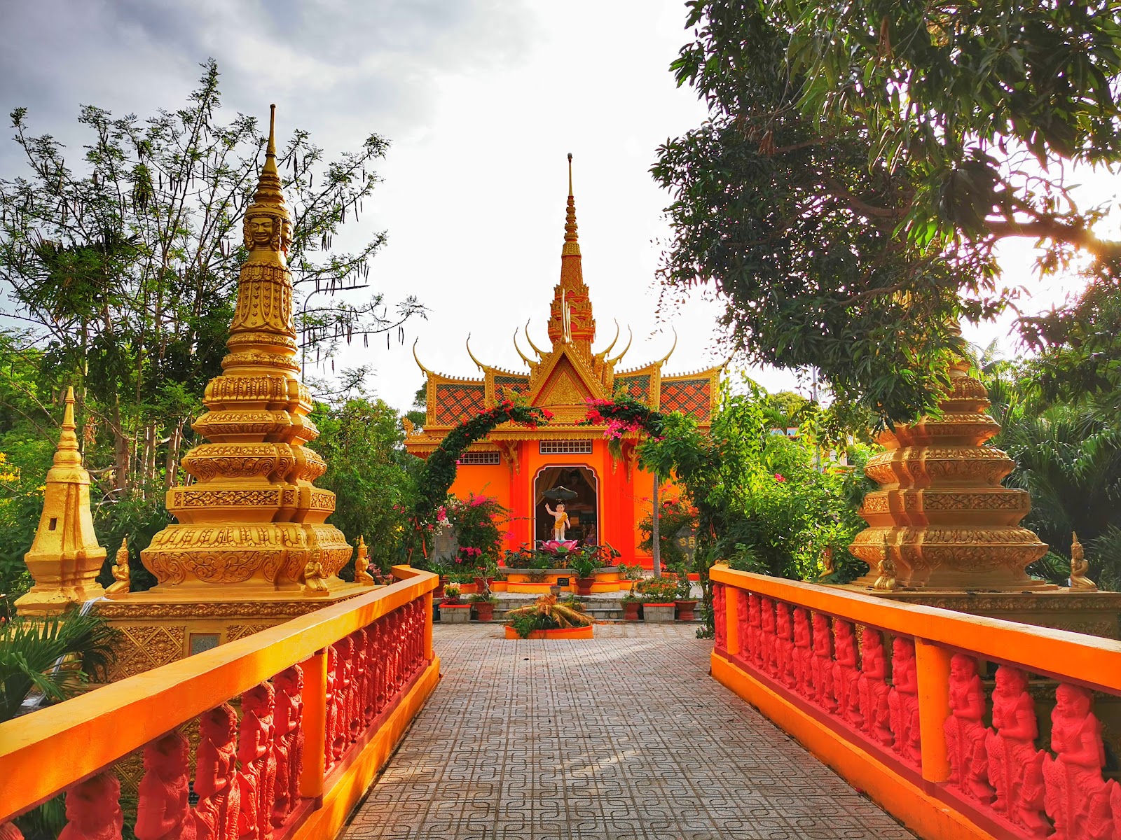 វត្តភ្នំតាបា - Chùa Tà Pạ