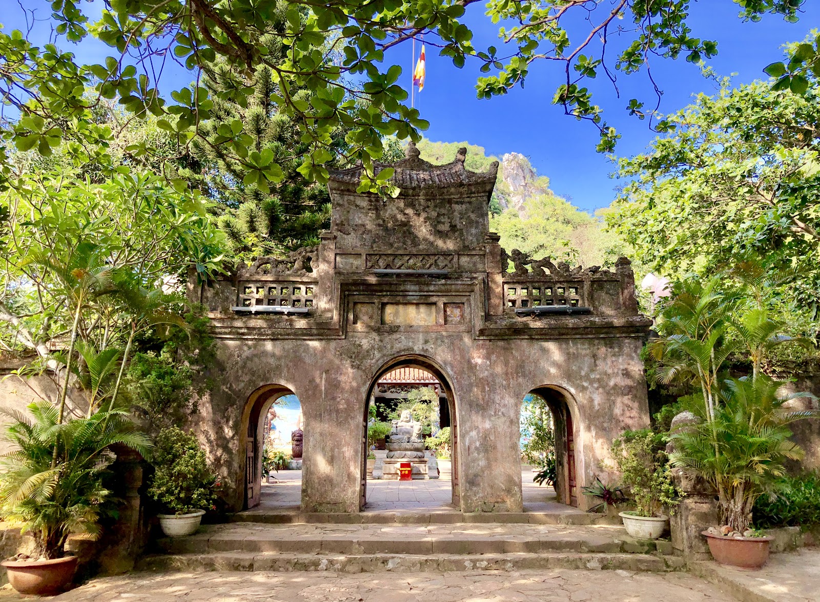 Quốc Tự Tam Thai
