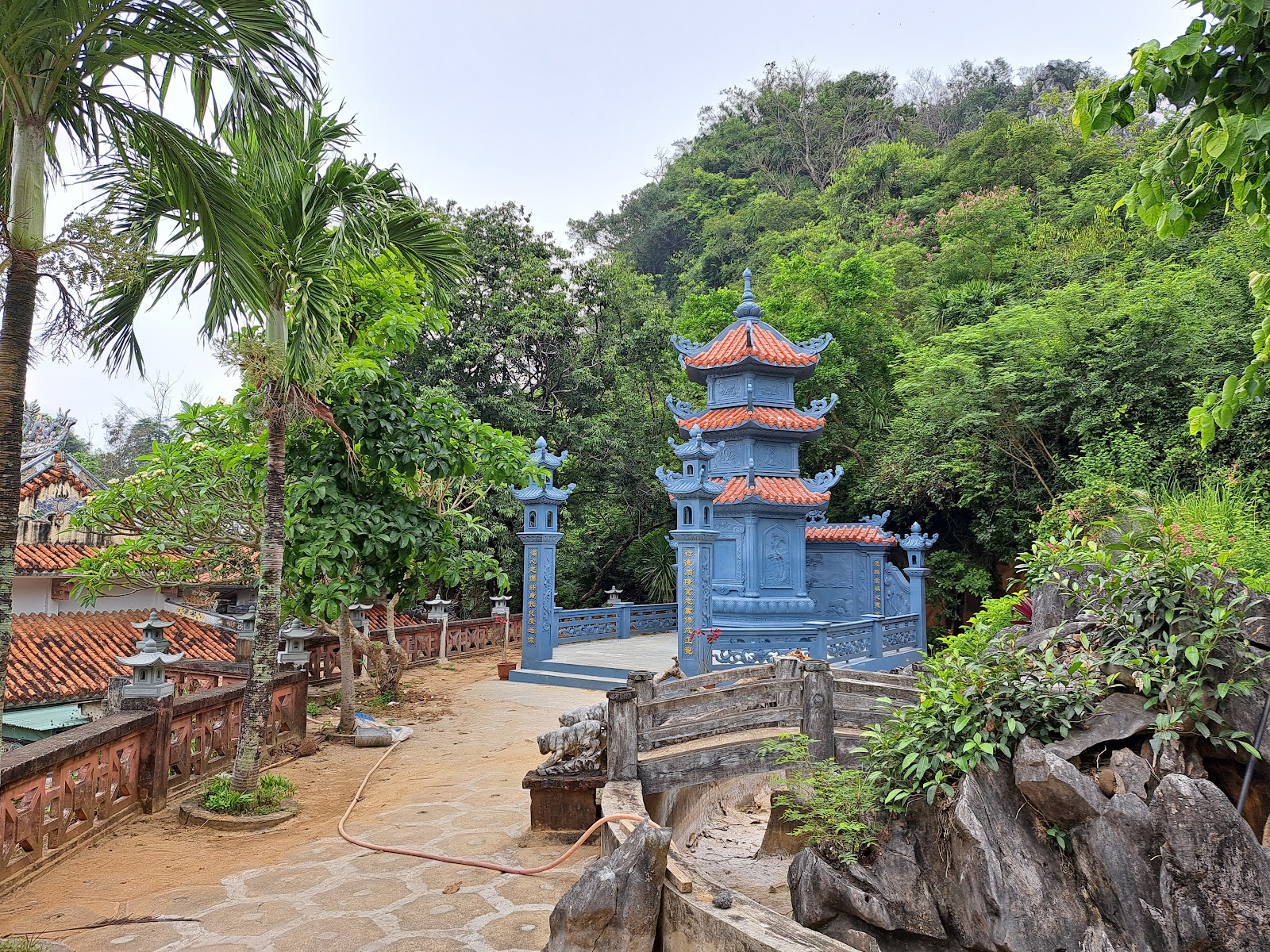 Quốc Tự Tam Thai