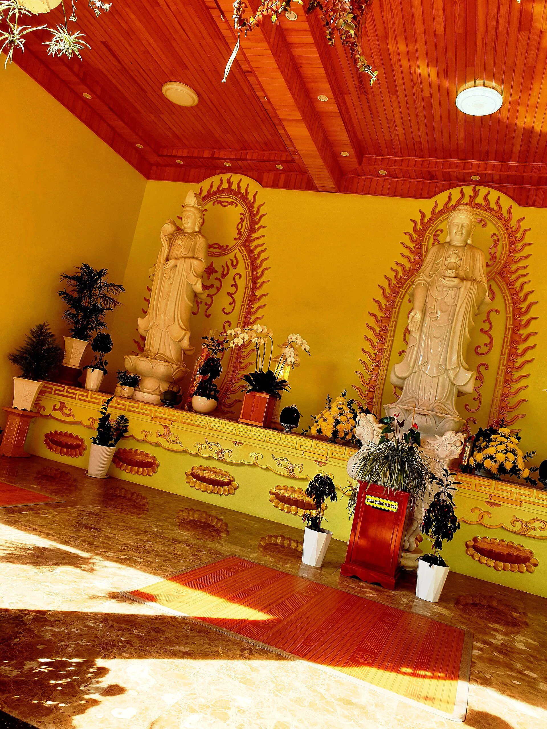 Chùa Linh Quang (Điện thờ Tam Thánh) (18)