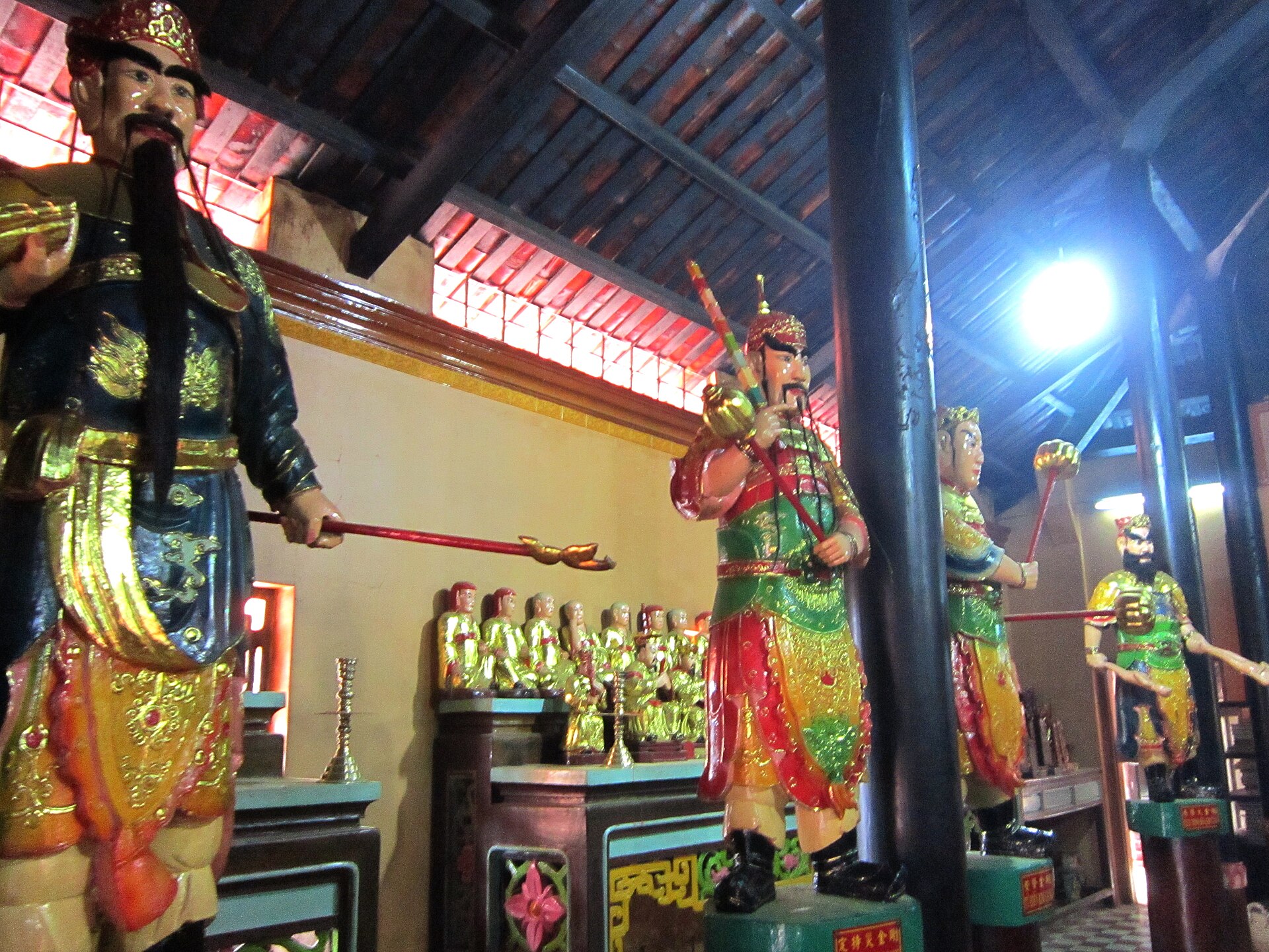 Tượng trong chùa Tây An