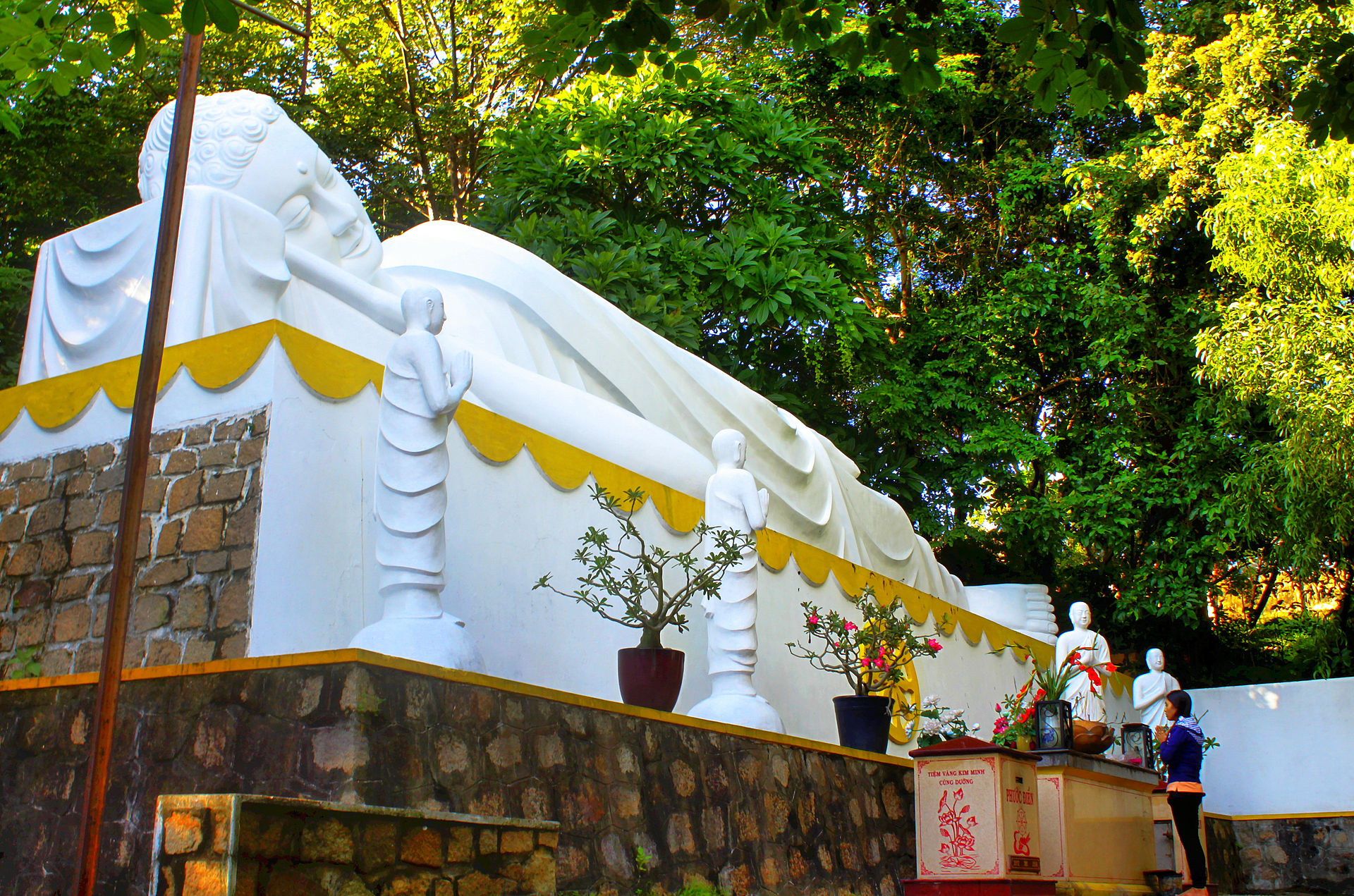 Tượng Phật Thích Ca nằm