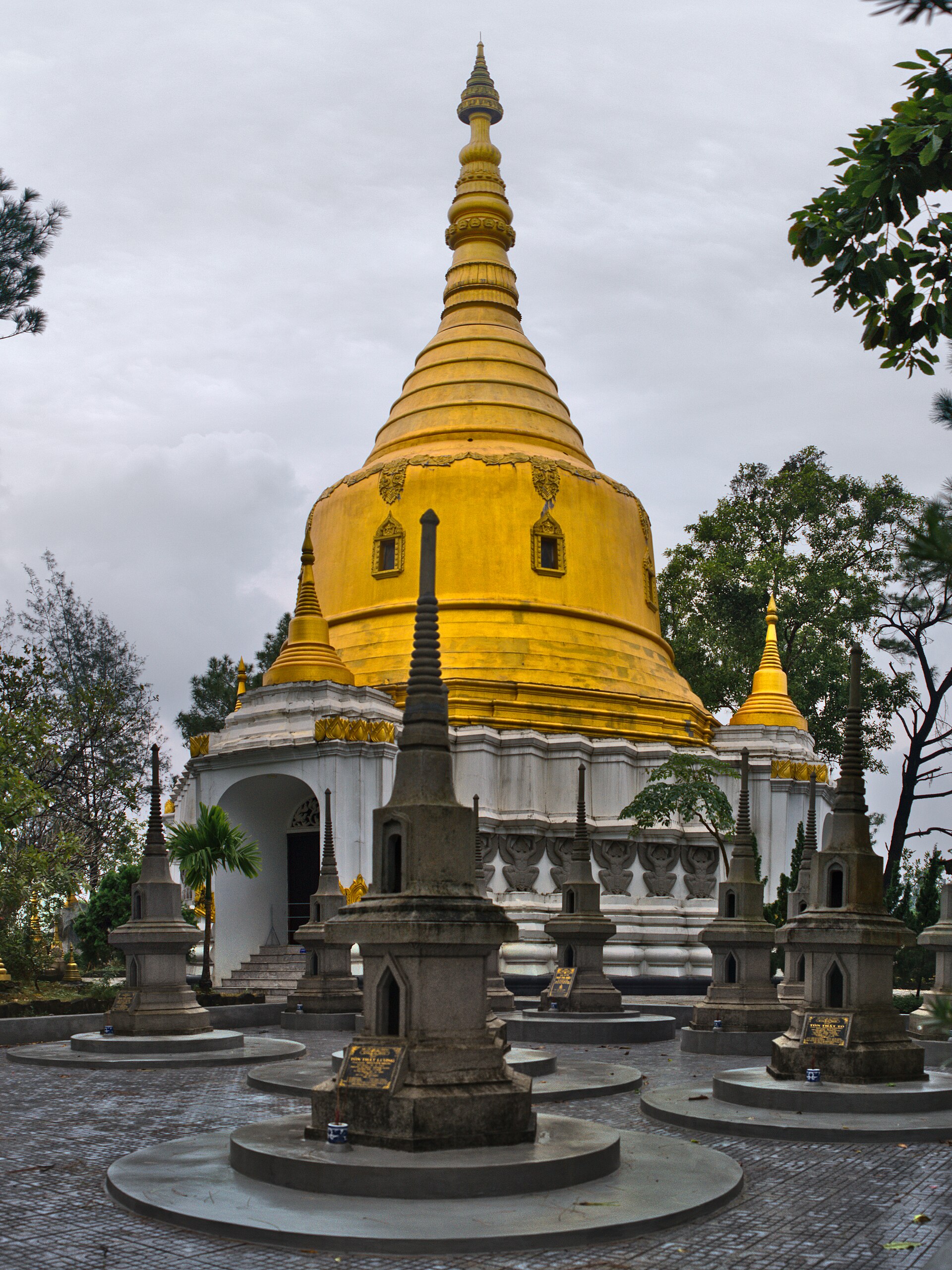 Chùa Thiền Lâm, Huế (50840302518)
