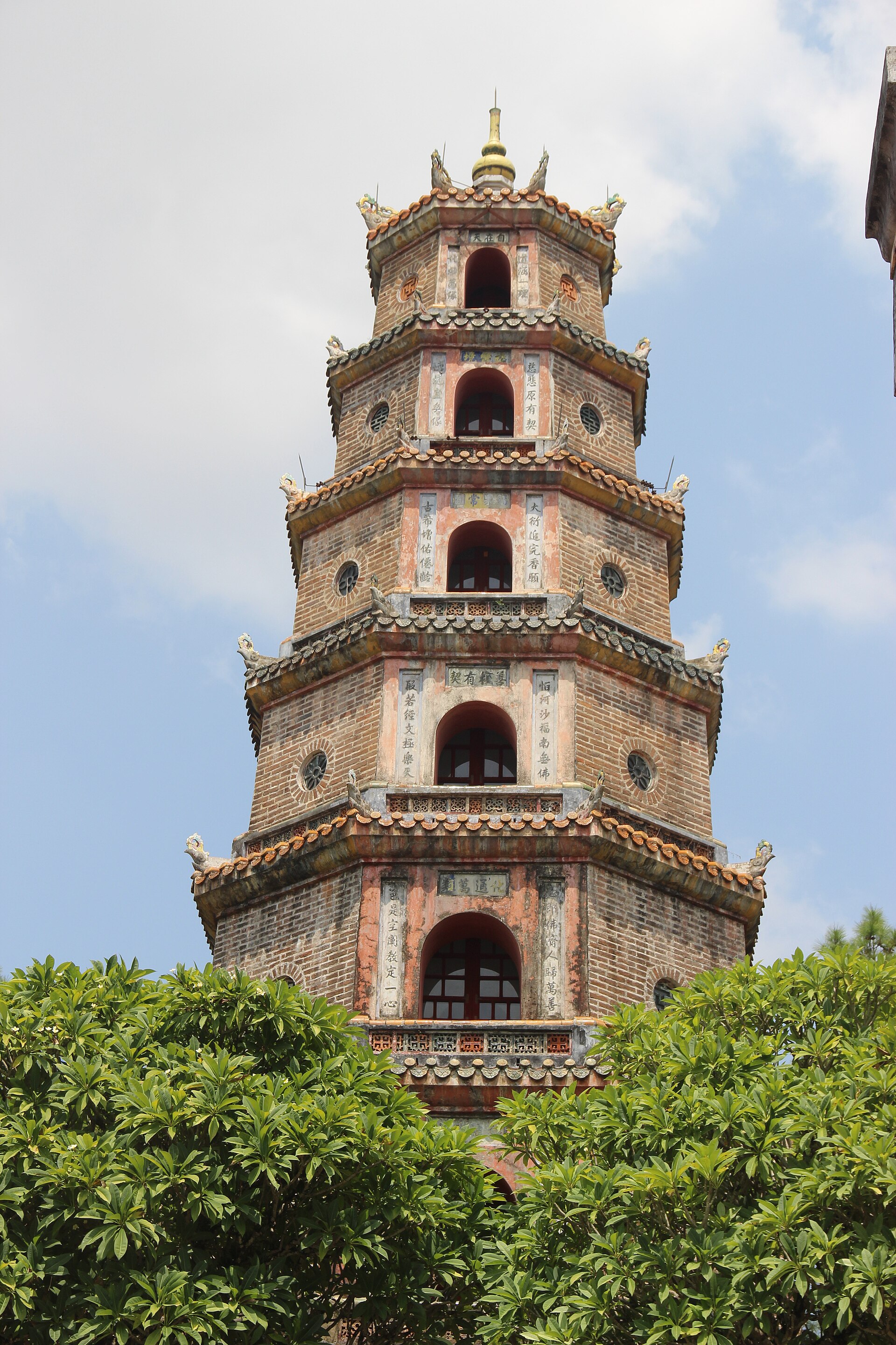 Thien Mu Pagoda, Hue (15250800720)