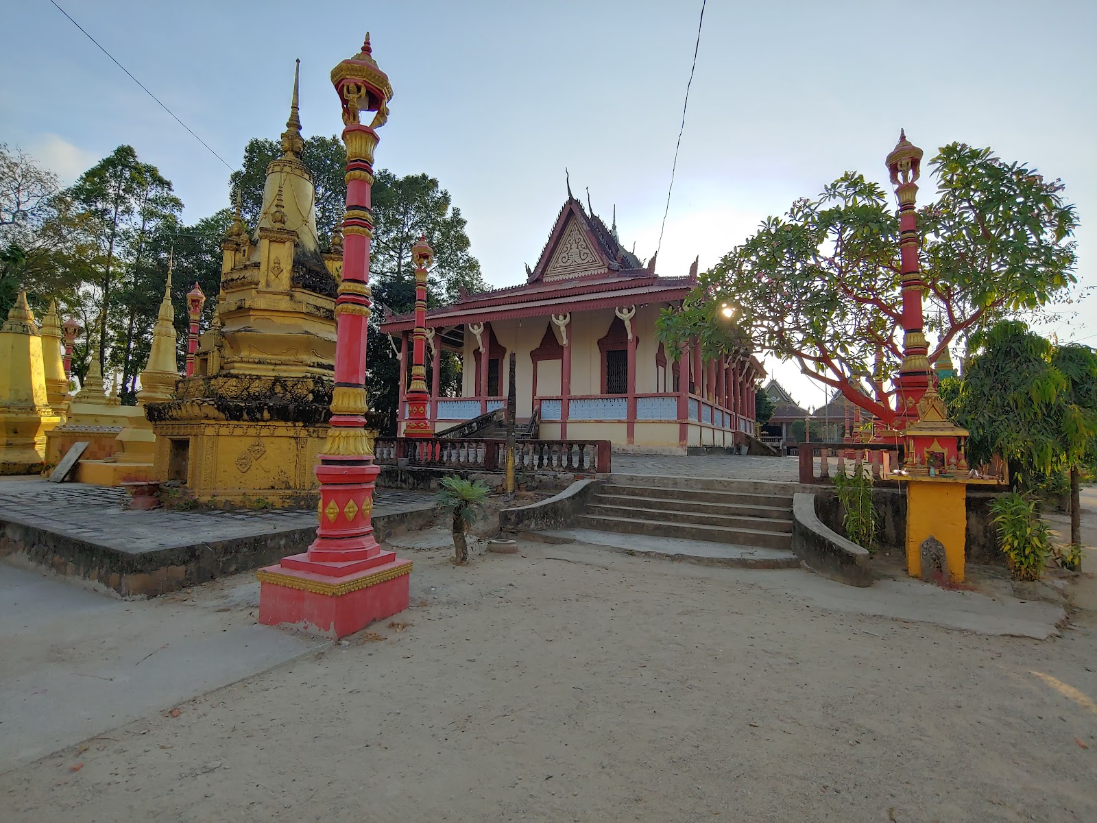 វត្តត្រពាំងត្រាវ - Chùa Tro Păng Trao (Chùa Cây Dầu)