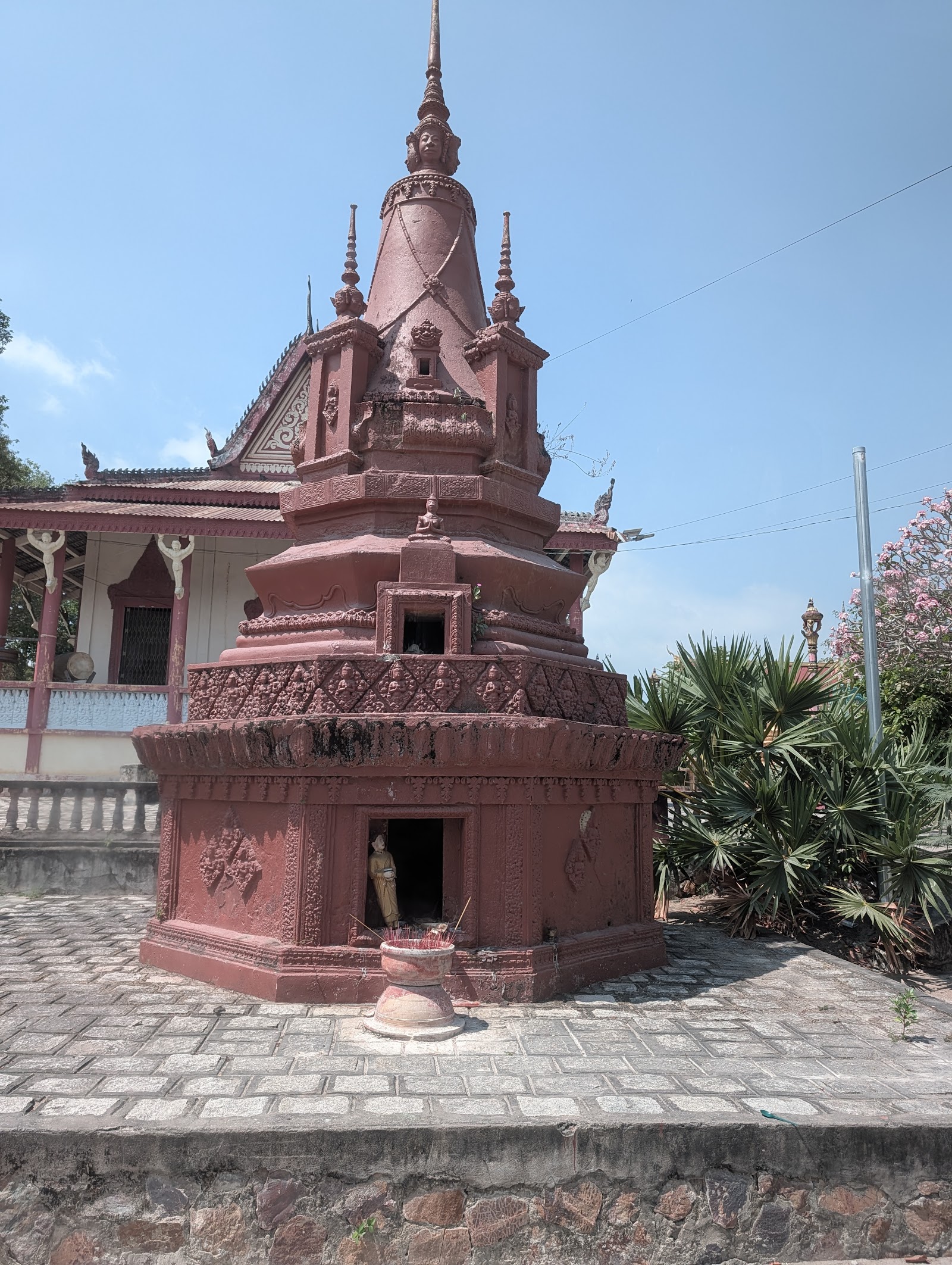 វត្តត្រពាំងត្រាវ - Chùa Tro Păng Trao (Chùa Cây Dầu)