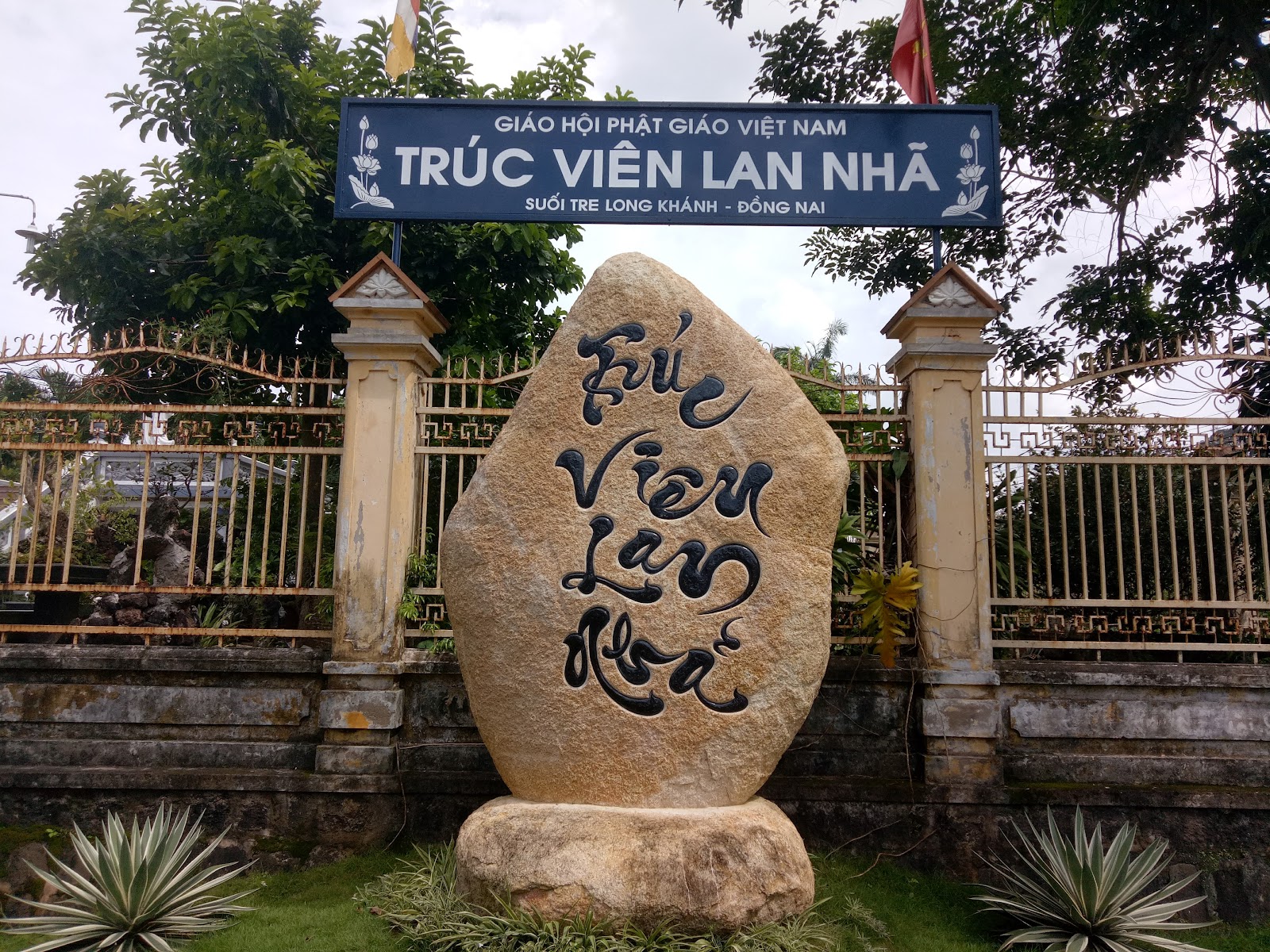 Chùa TRÚC VIÊN LAN NHÃ
