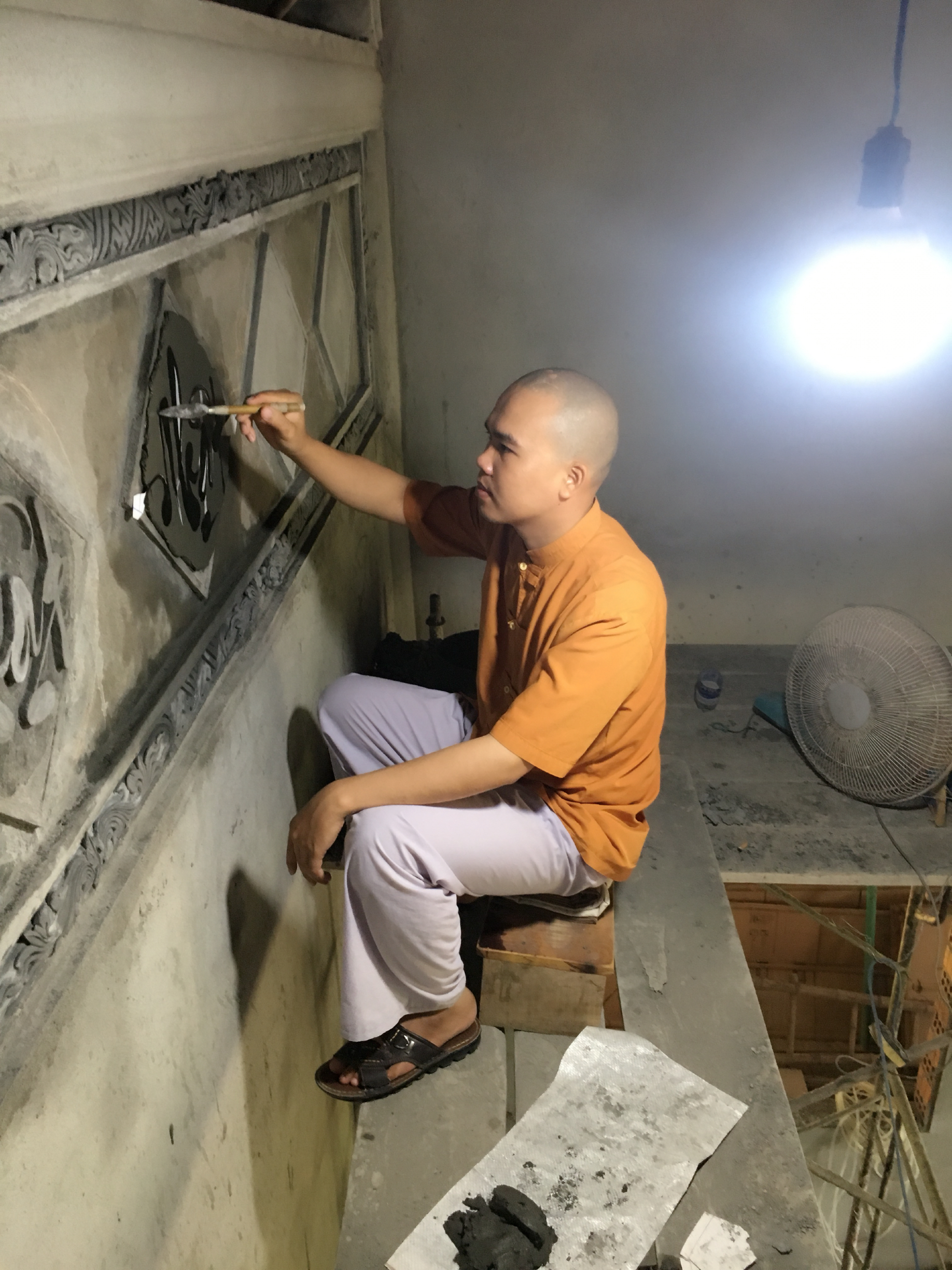 Thich Trung Hieu dieu khac tu tay Chua Pho Lai