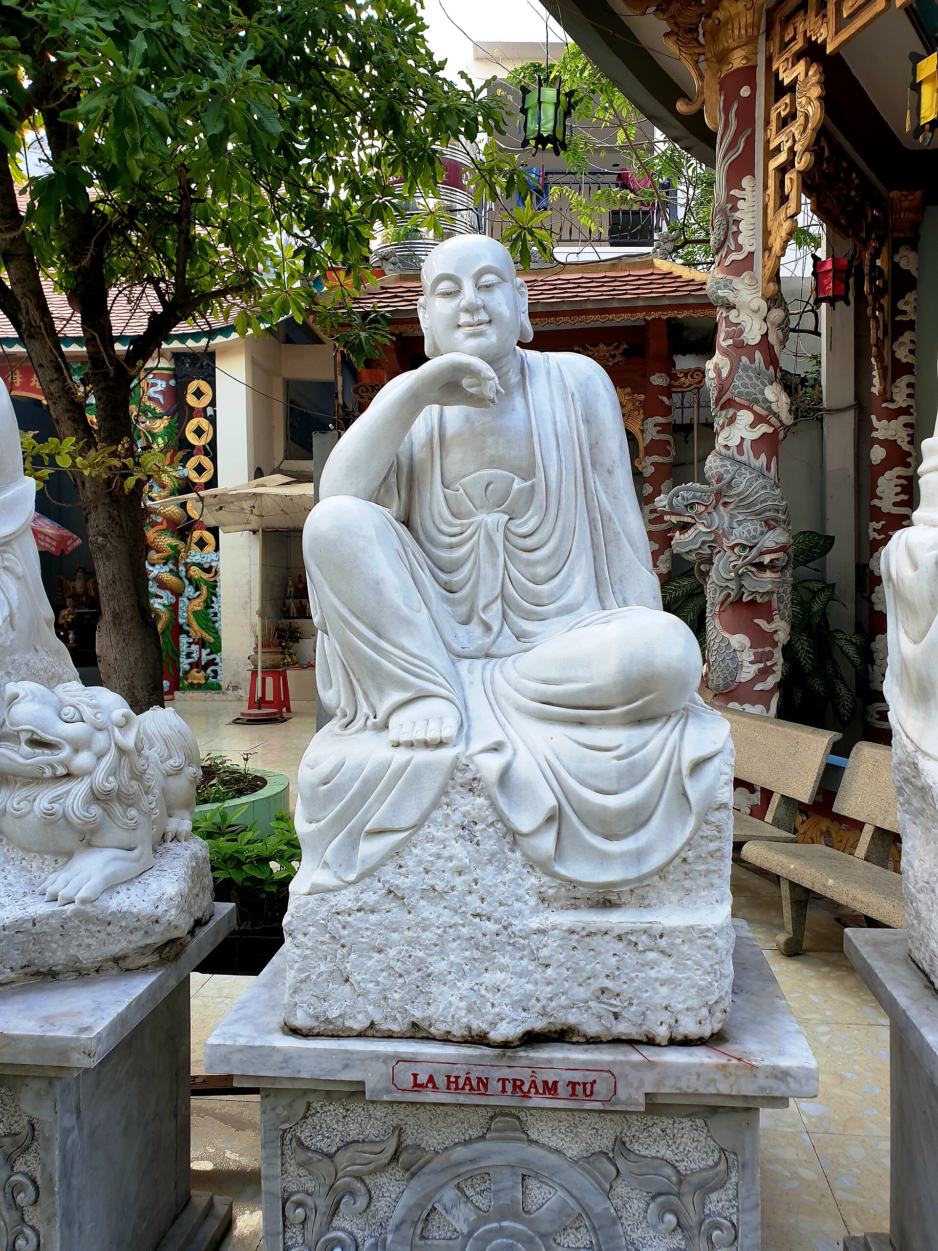 Chùa Vạn Phước, Bình Tân (tượng La Hán-Trầm Tư), tháng 12 năm 2021 (2)