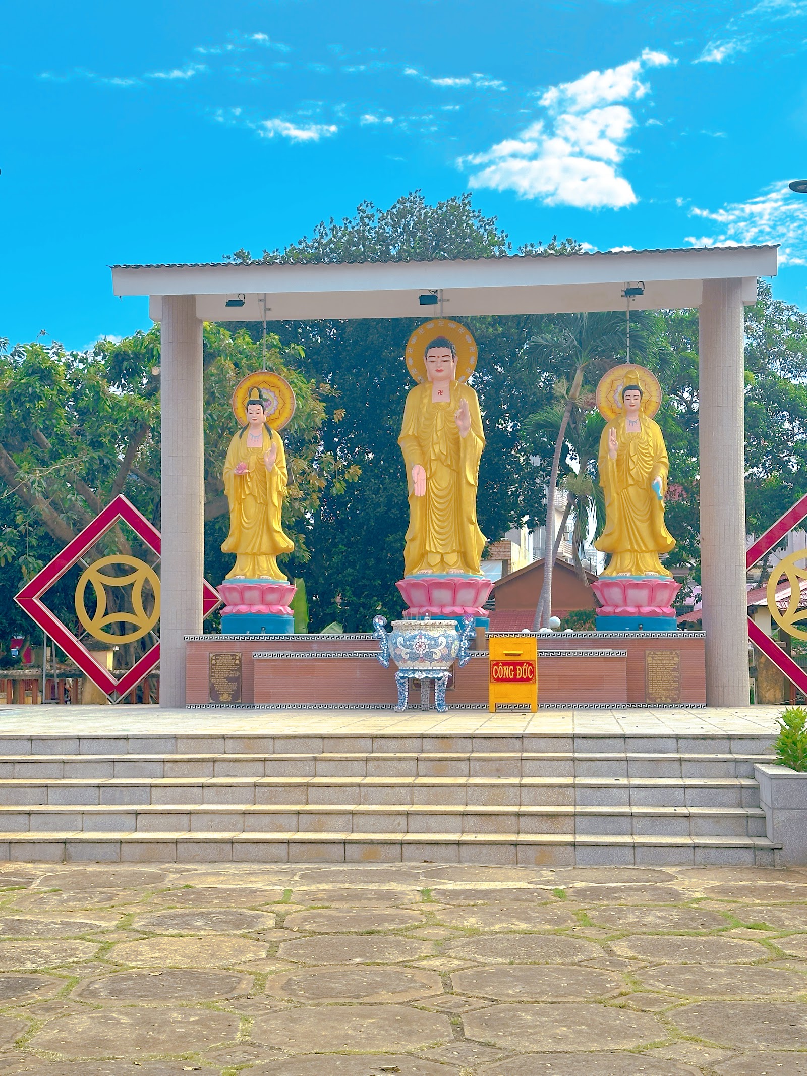 Chùa Xuân Hòa