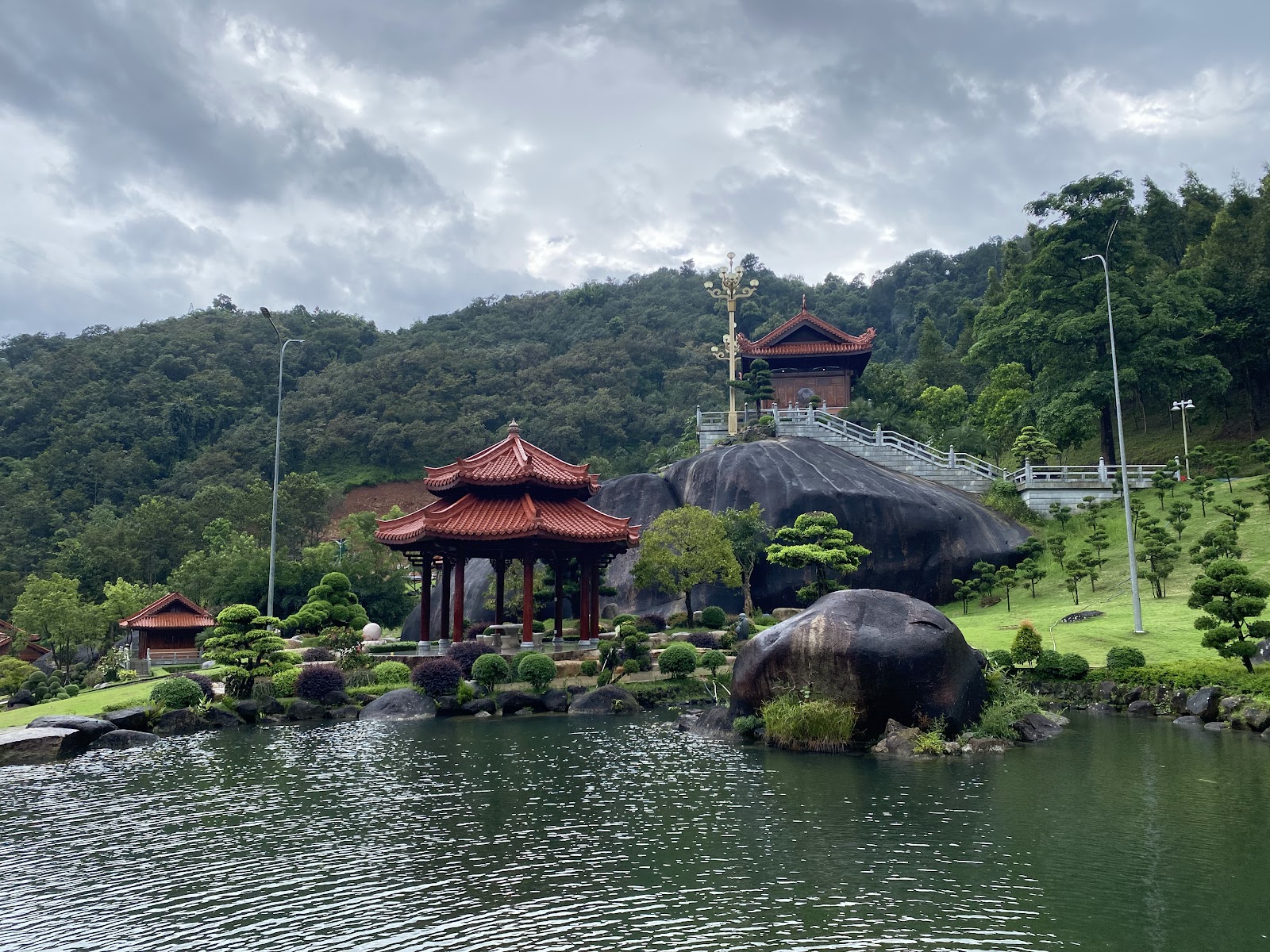 Đại Tùng Lâm Hoa Sen