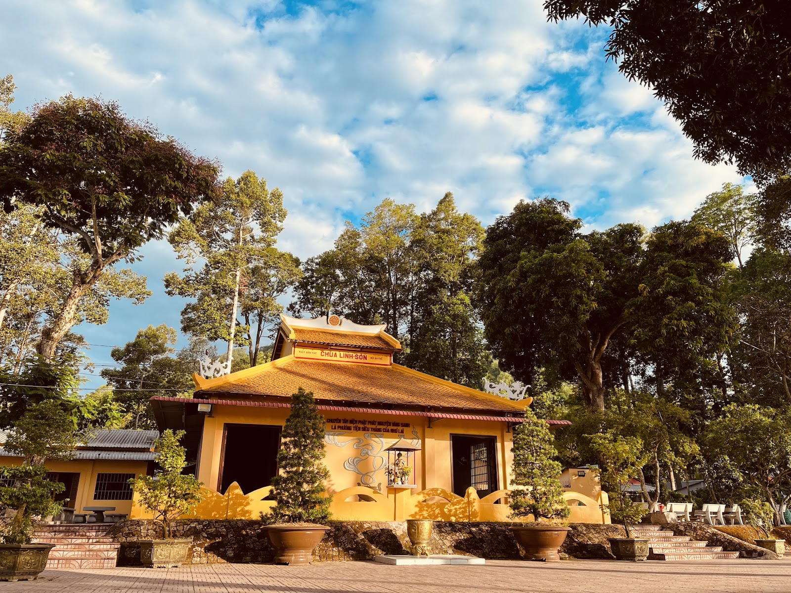 Di tích Văn hóa Óc Eo (Chùa Linh Sơn Cổ Tự)